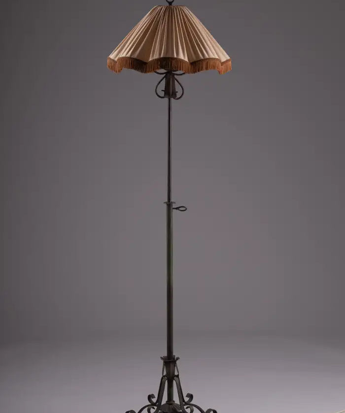 Floor_Lamp_Taidetakomo_Hakkarainen_Wrought_Iron_1930s_Finland