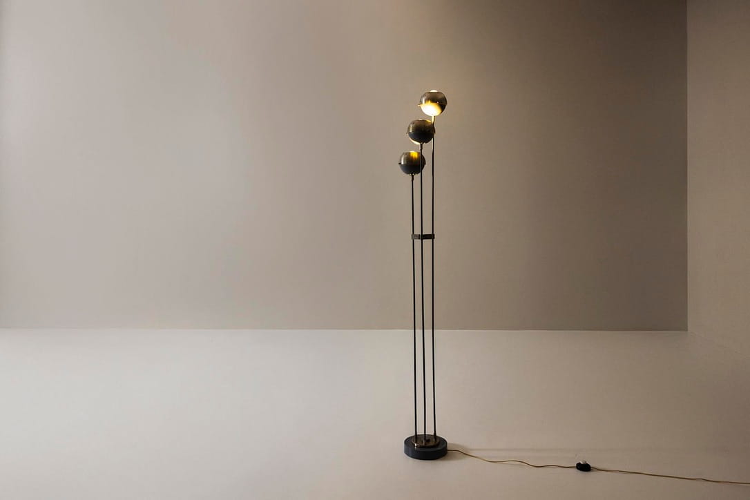 Oscar_Torlasco_Floor_Lamp_with_Three_Adjustable_Shades_for_Lumi,_1960s