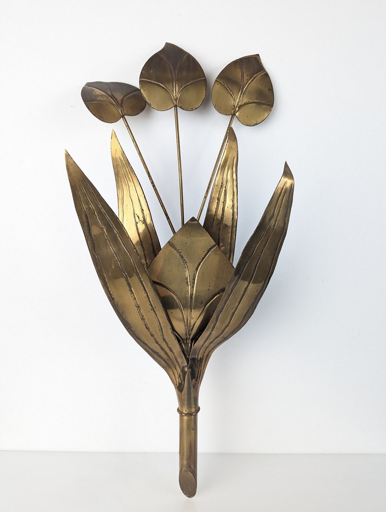 Floral_leaf_applique_in_brass_1960