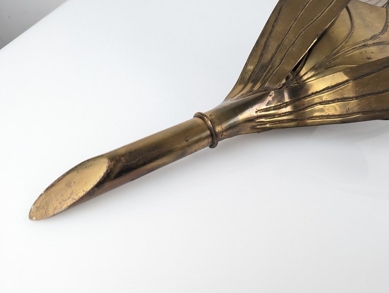 Floral_leaf_applique_in_brass_1960