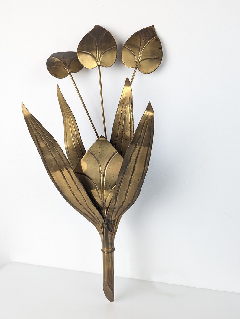 Floral_leaf_applique_in_brass_1960