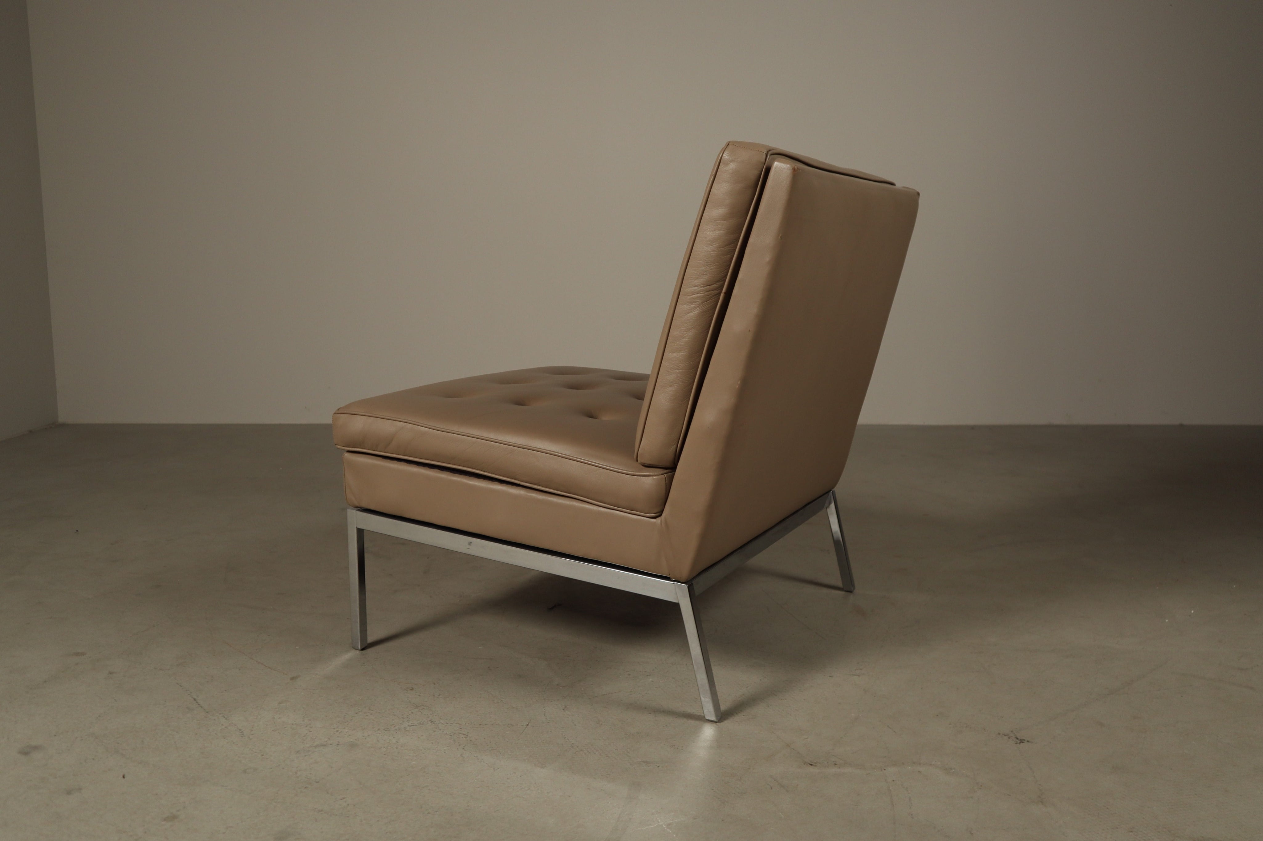 Florence_Knoll_leather_lounge_chair_mod._65_for_Knoll_International