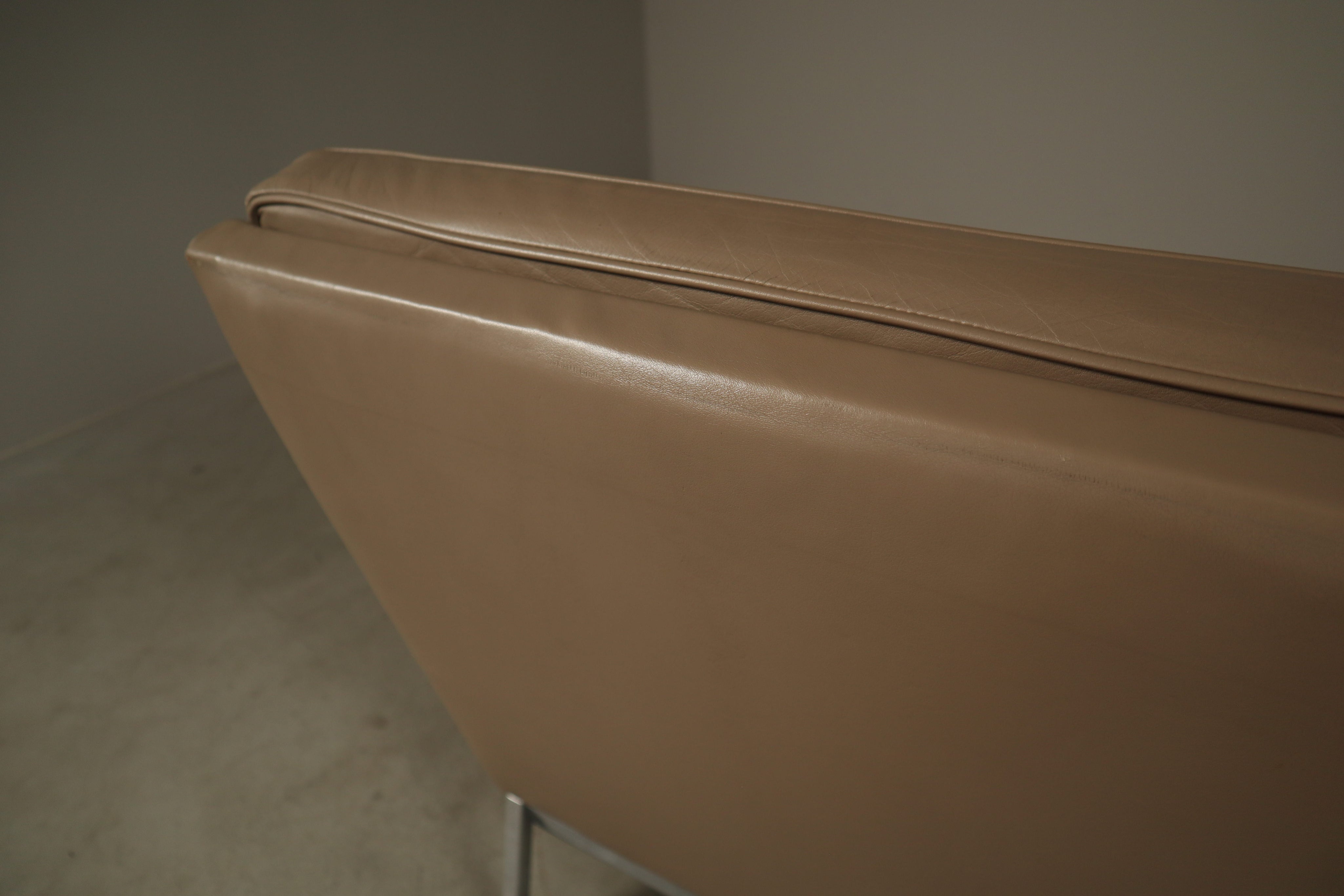 Florence_Knoll_leather_lounge_chair_mod._65_for_Knoll_International