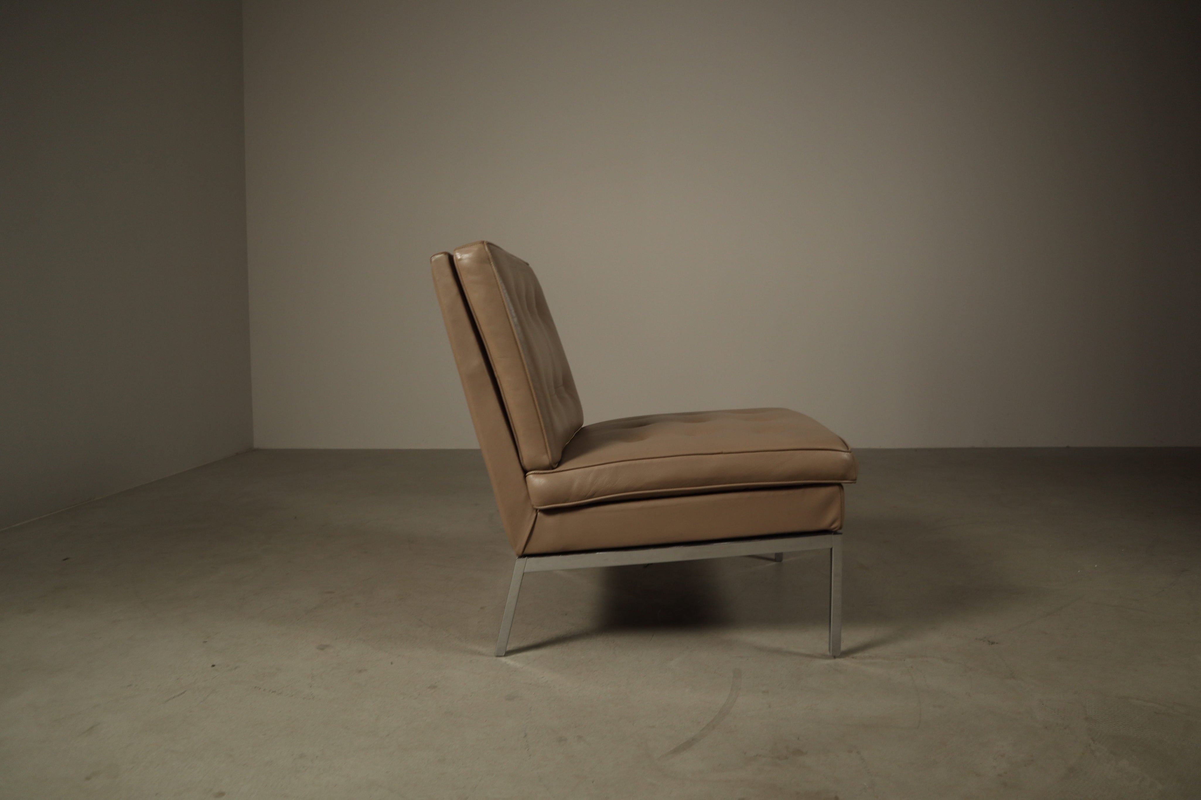 Florence_Knoll_leather_lounge_chair_mod._65_for_Knoll_International