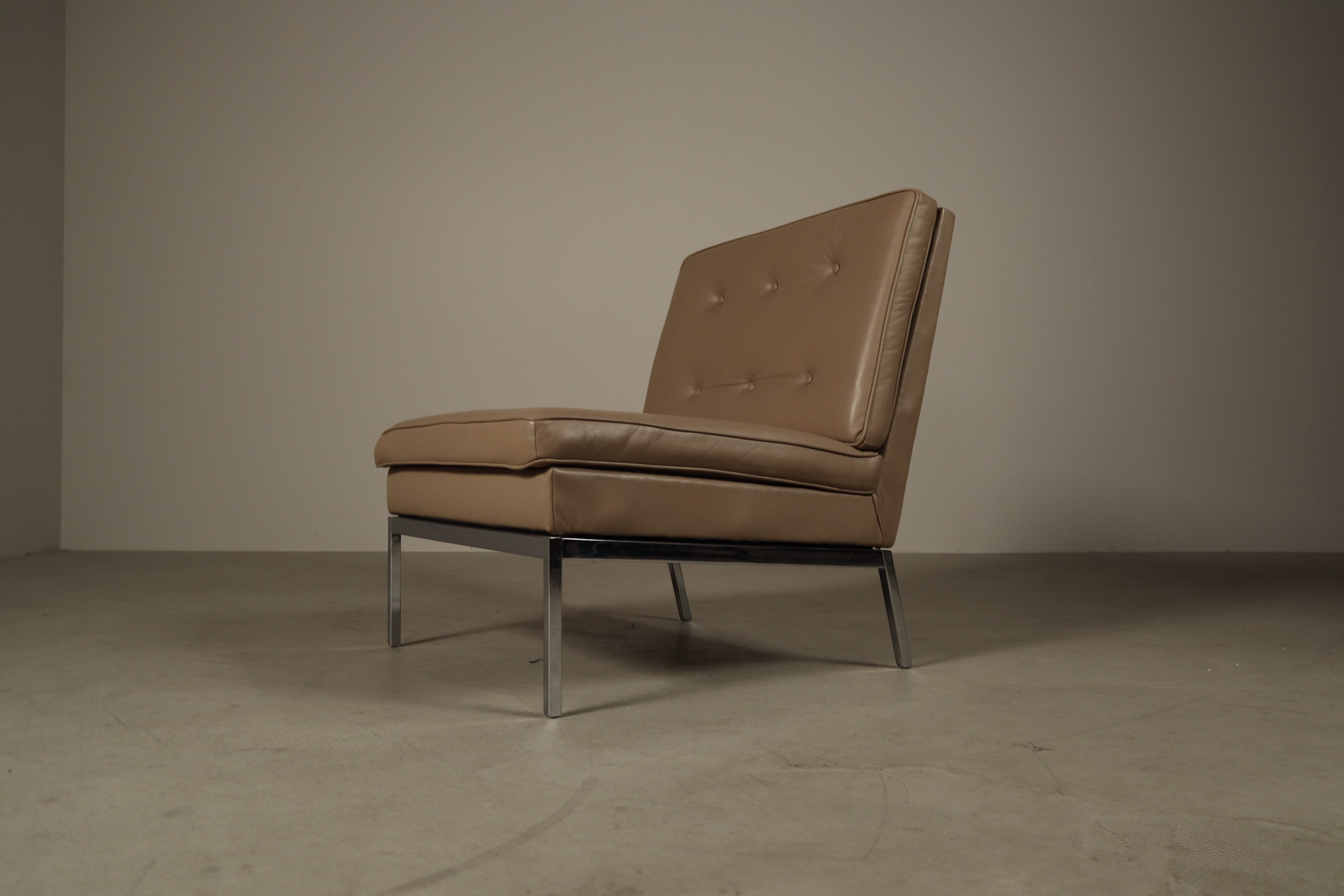 Florence_Knoll_leather_lounge_chair_mod._65_for_Knoll_International