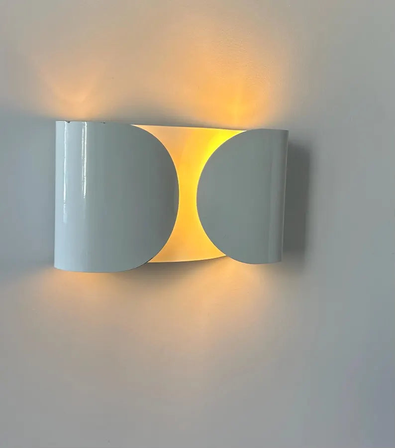 Foglio_Style_White_Metal_Wall_Sconce,_Italy_1970s–1980s