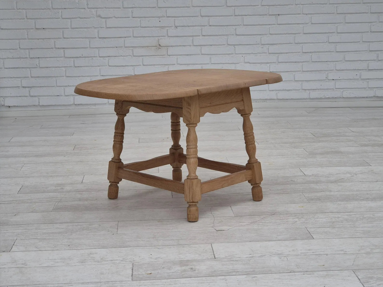 Folding_Side_Table,_Teak_Wood,_Mid-Century_Modern,_1970s_Denmark