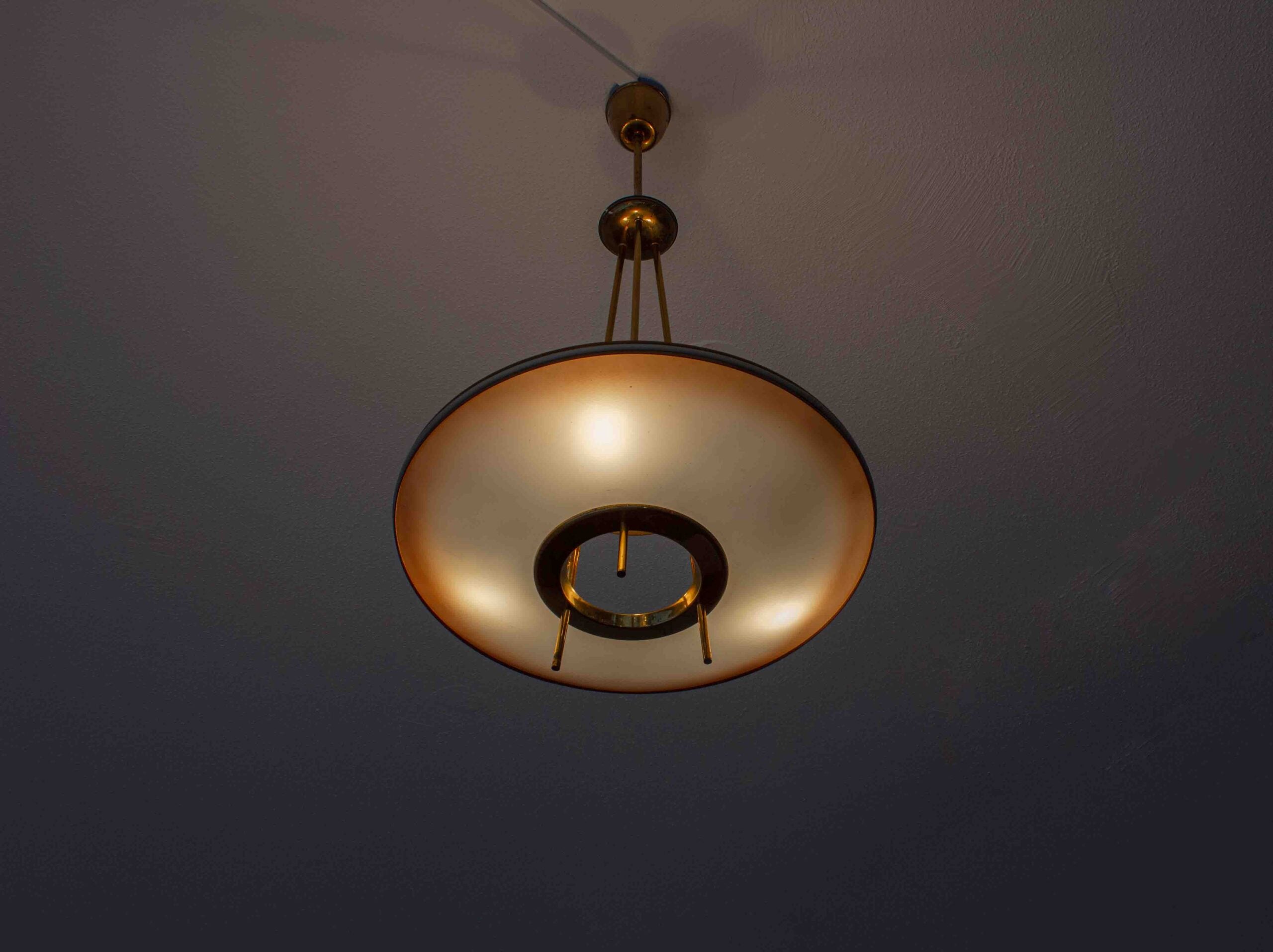 Fontana_Arte_Glass_Chandelier_by_Pietro_Chiesa_in_Opaline_and_Brass,_1950s