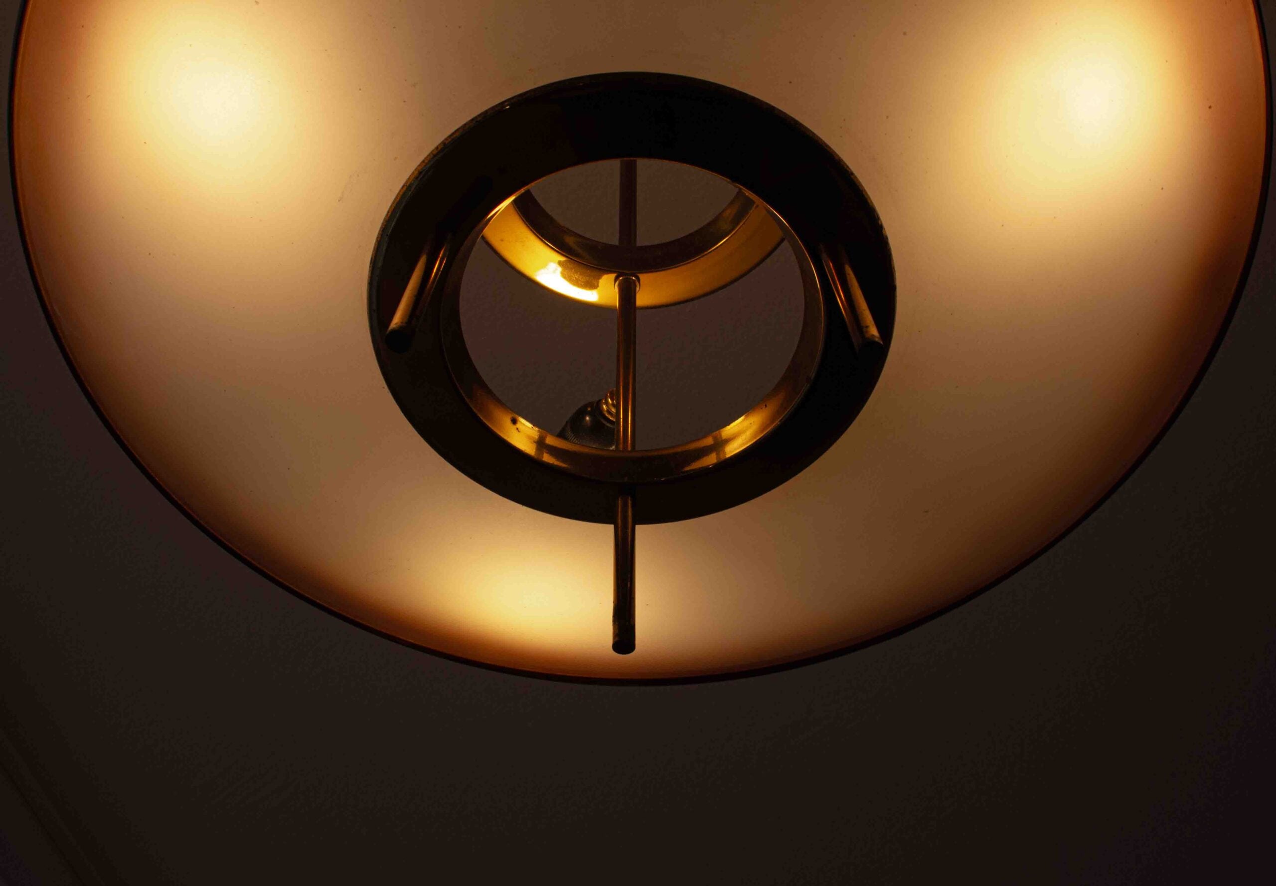 Fontana_Arte_Glass_Chandelier_by_Pietro_Chiesa_in_Opaline_and_Brass,_1950s