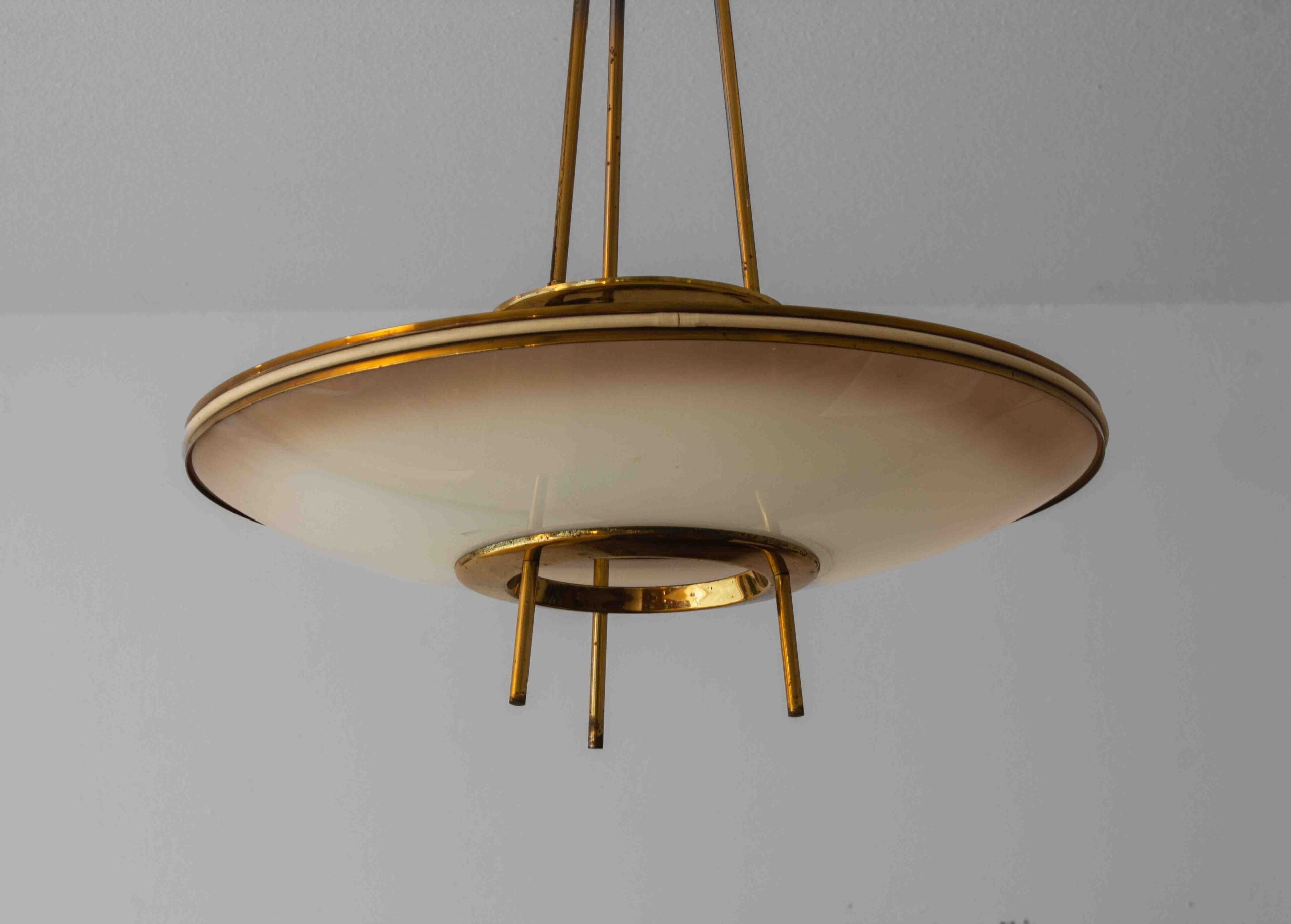 Fontana_Arte_Glass_Chandelier_by_Pietro_Chiesa_in_Opaline_and_Brass,_1950s