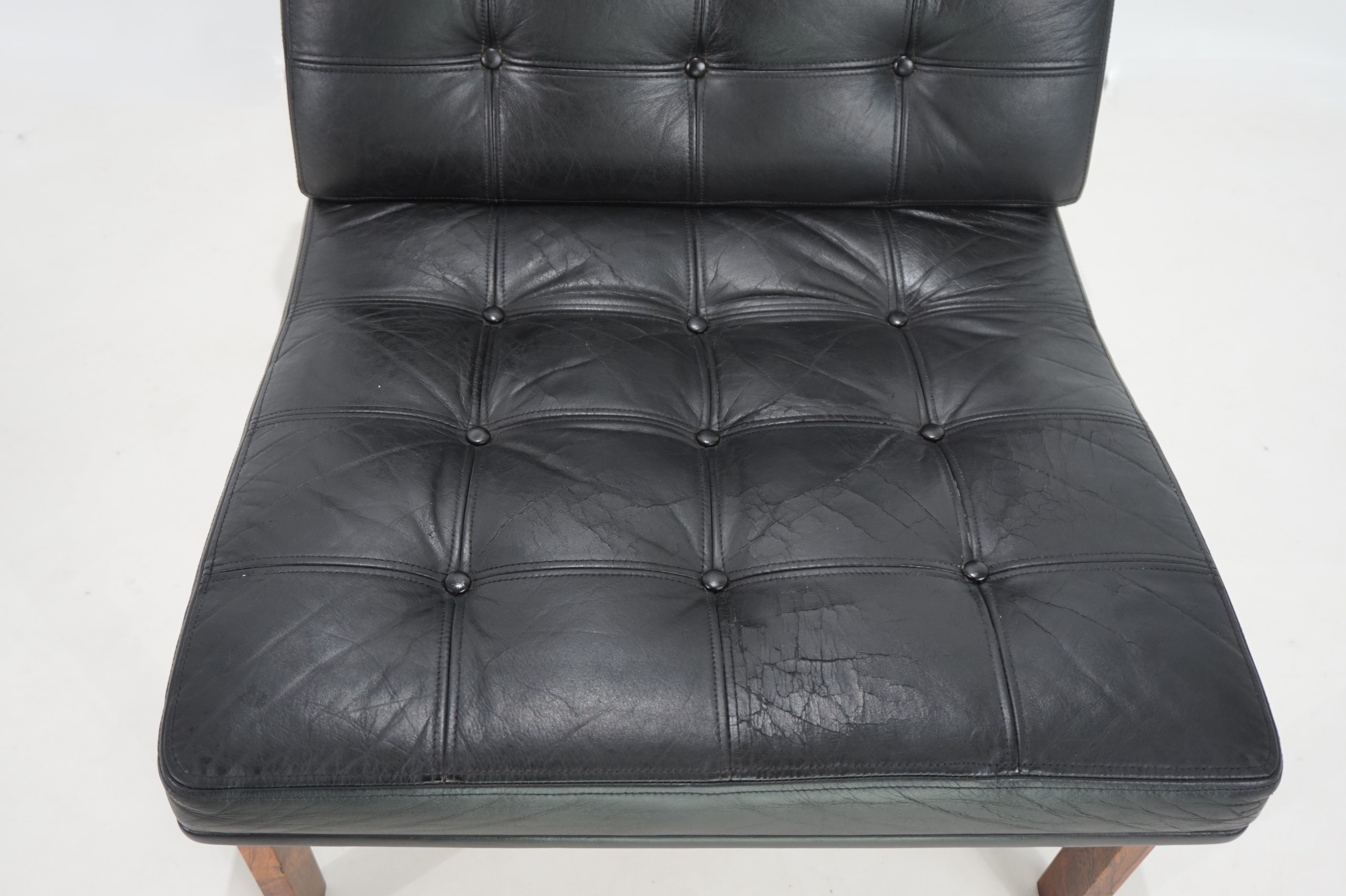 France_&_Son_Modular_leather_armchair_175_by_O._Gjerløv-Knudsen_and_T._Lind,_1960