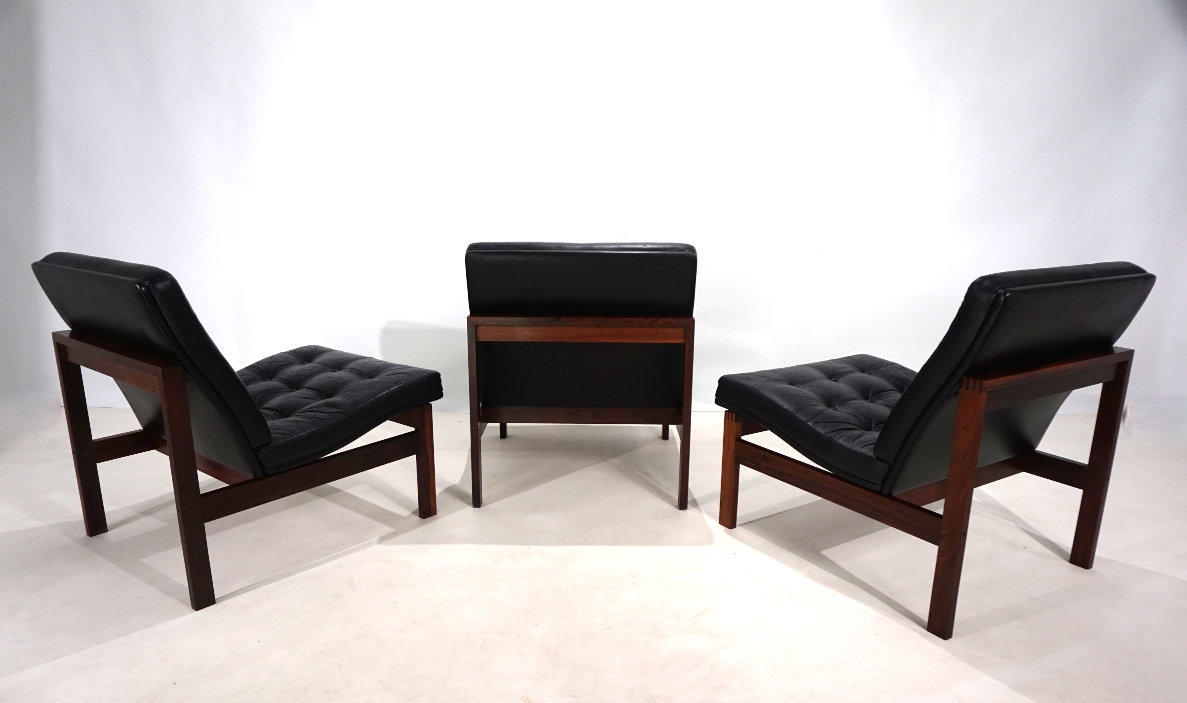 Set_of_3_Modular_Leather_Armchairs_by_O._Gjerløv-Knudsen_and_T._Lind,_1960