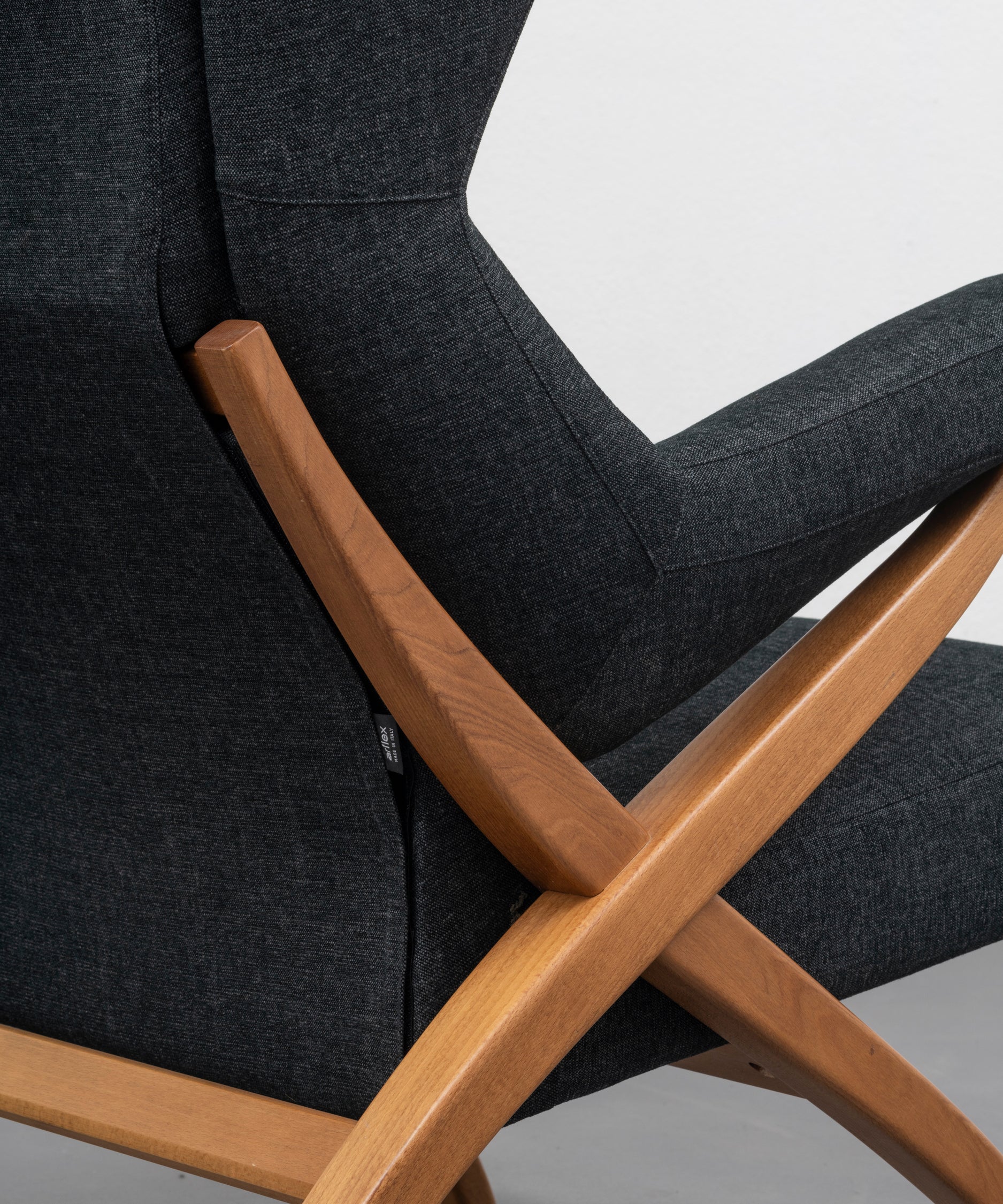 Franco_Albini_‘Fiorenza’_armchair_for_Arflex,_1990s