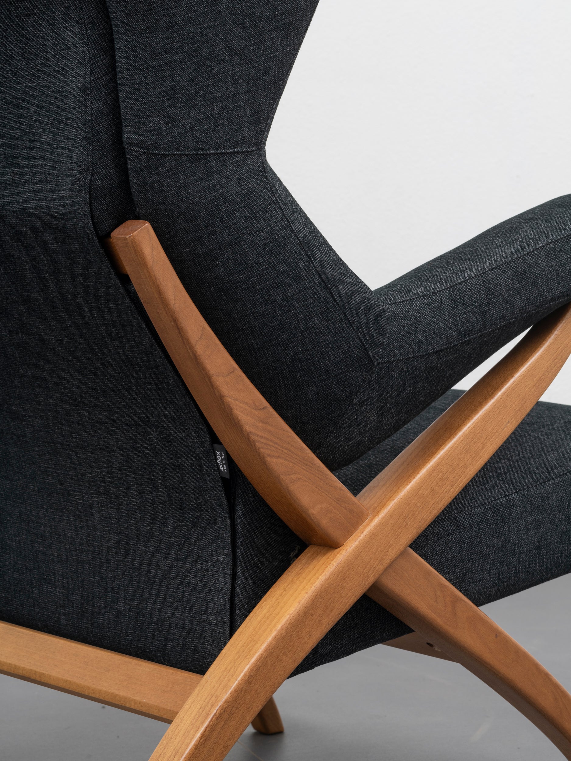 Franco_Albini_‘Fiorenza’_armchair_for_Arflex,_1990s