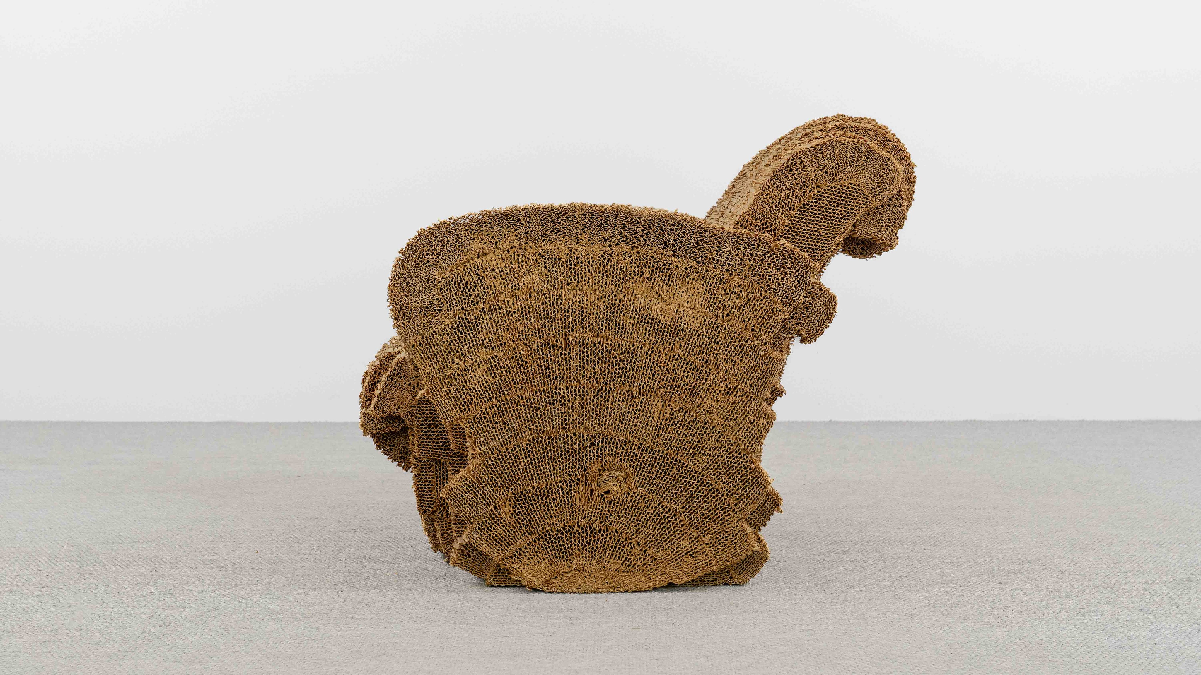 Little_Beaver_Lounge_Chair_by_Frank_O._Gehry_for_Vitra_in_Corrugated_Cardboard