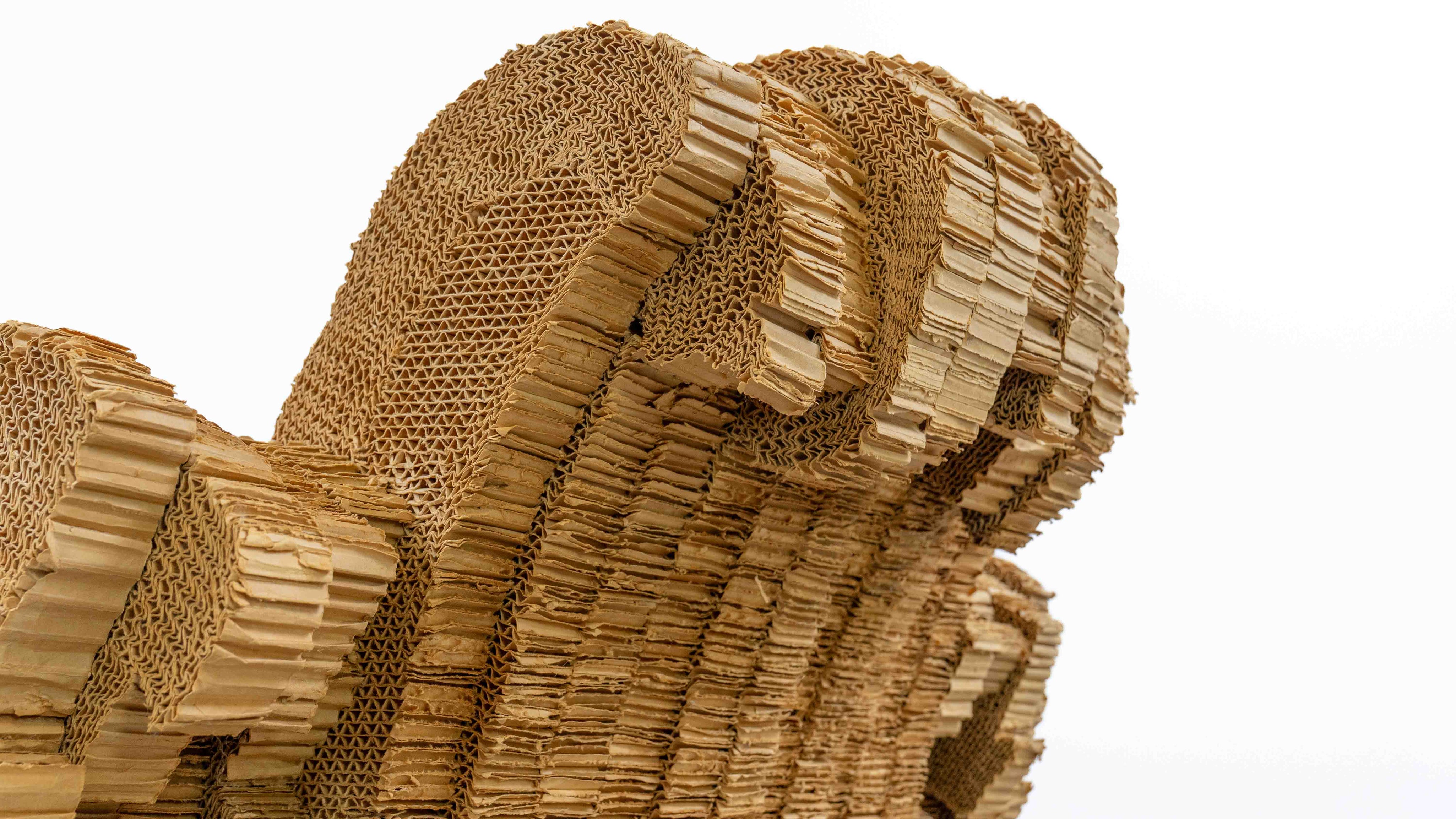 Little_Beaver_Lounge_Chair_by_Frank_O._Gehry_for_Vitra_in_Corrugated_Cardboard