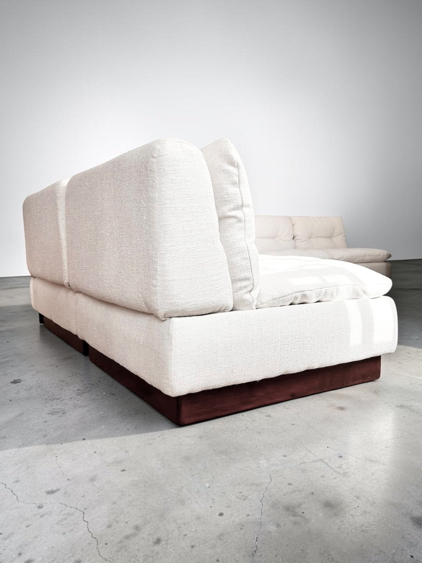 Set_of_4_Large_Modular_Corner_Sofa_with_Pull-Out_Bed_by_Saporiti_in_Écru_Bouclé,_Italy,_1970s