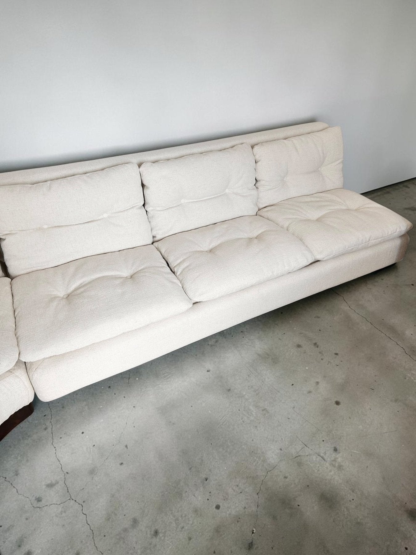 Set_of_4_Large_Modular_Corner_Sofa_with_Pull-Out_Bed_by_Saporiti_in_Écru_Bouclé,_Italy,_1970s