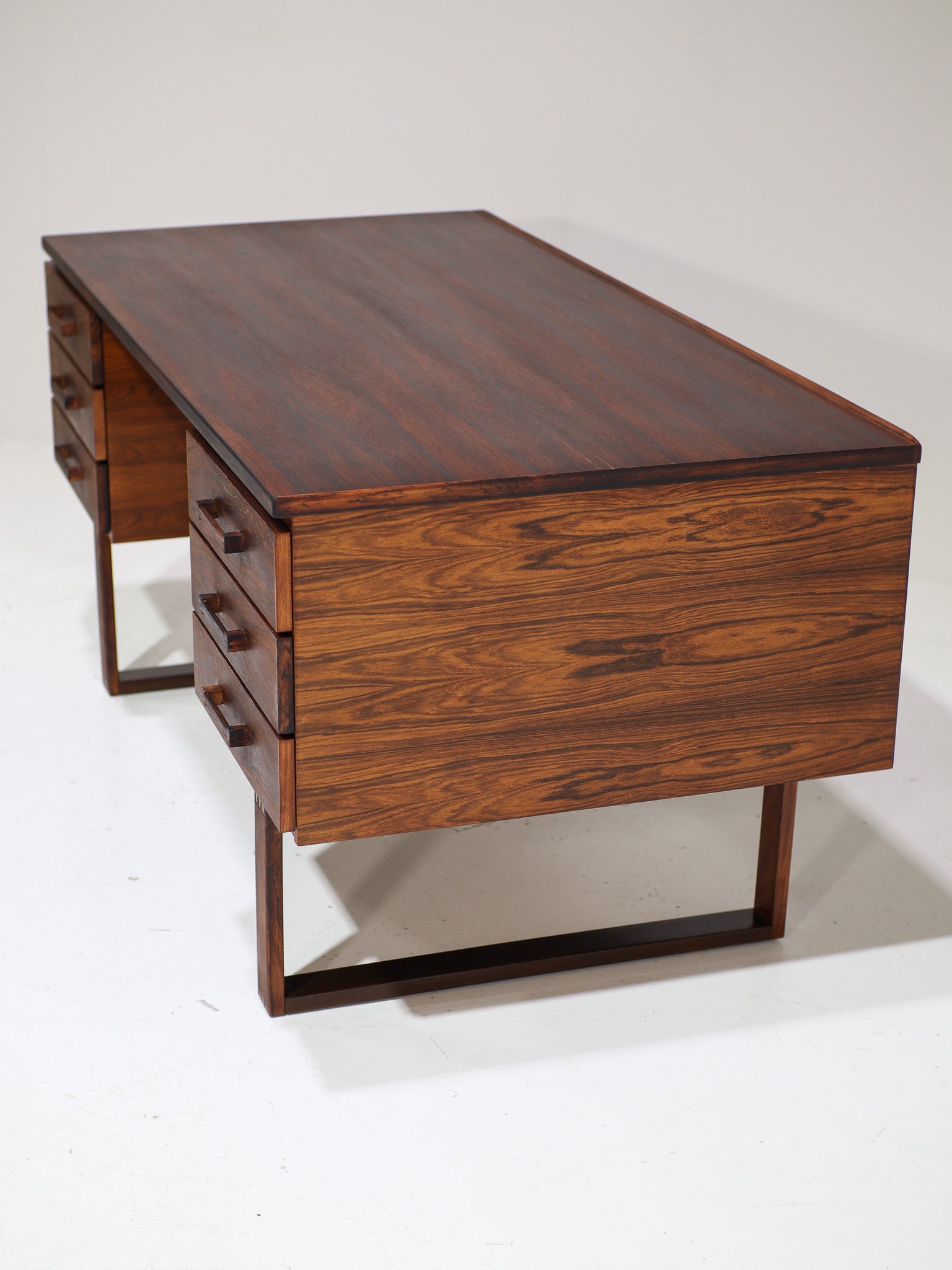 Henning_Jensen_&_Torben_Valeur_Rosewood_Executive_Desk_for_Dyrlund,_Denmark_1960s