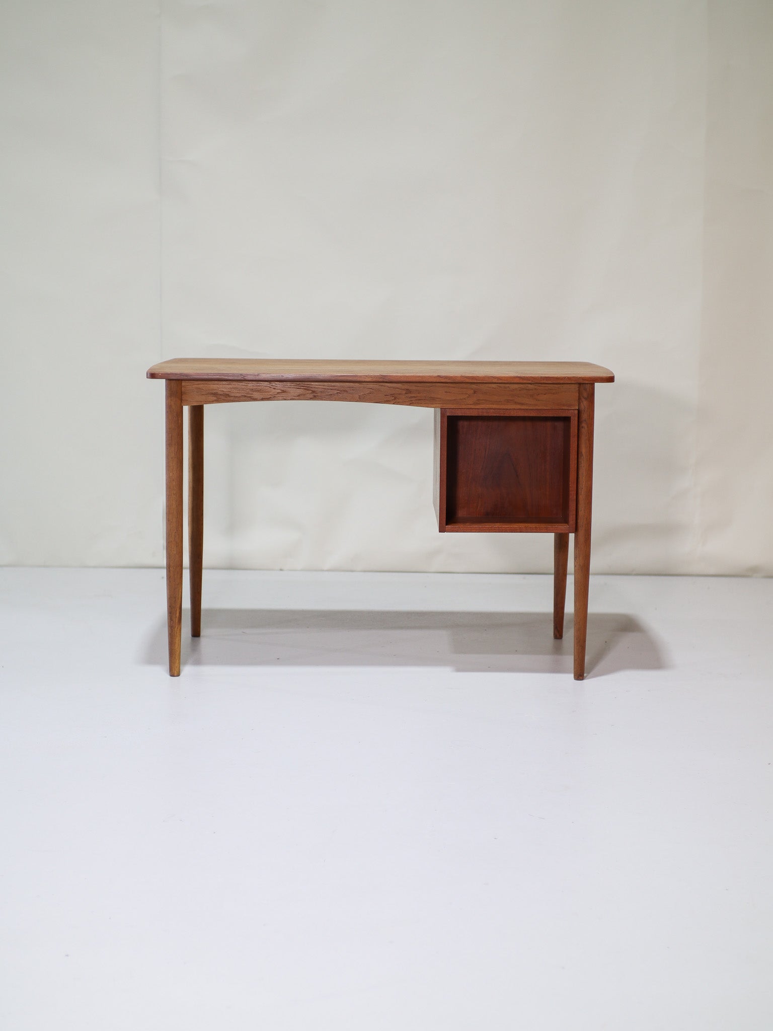 Freestanding_desk_Danish_teak_1960s