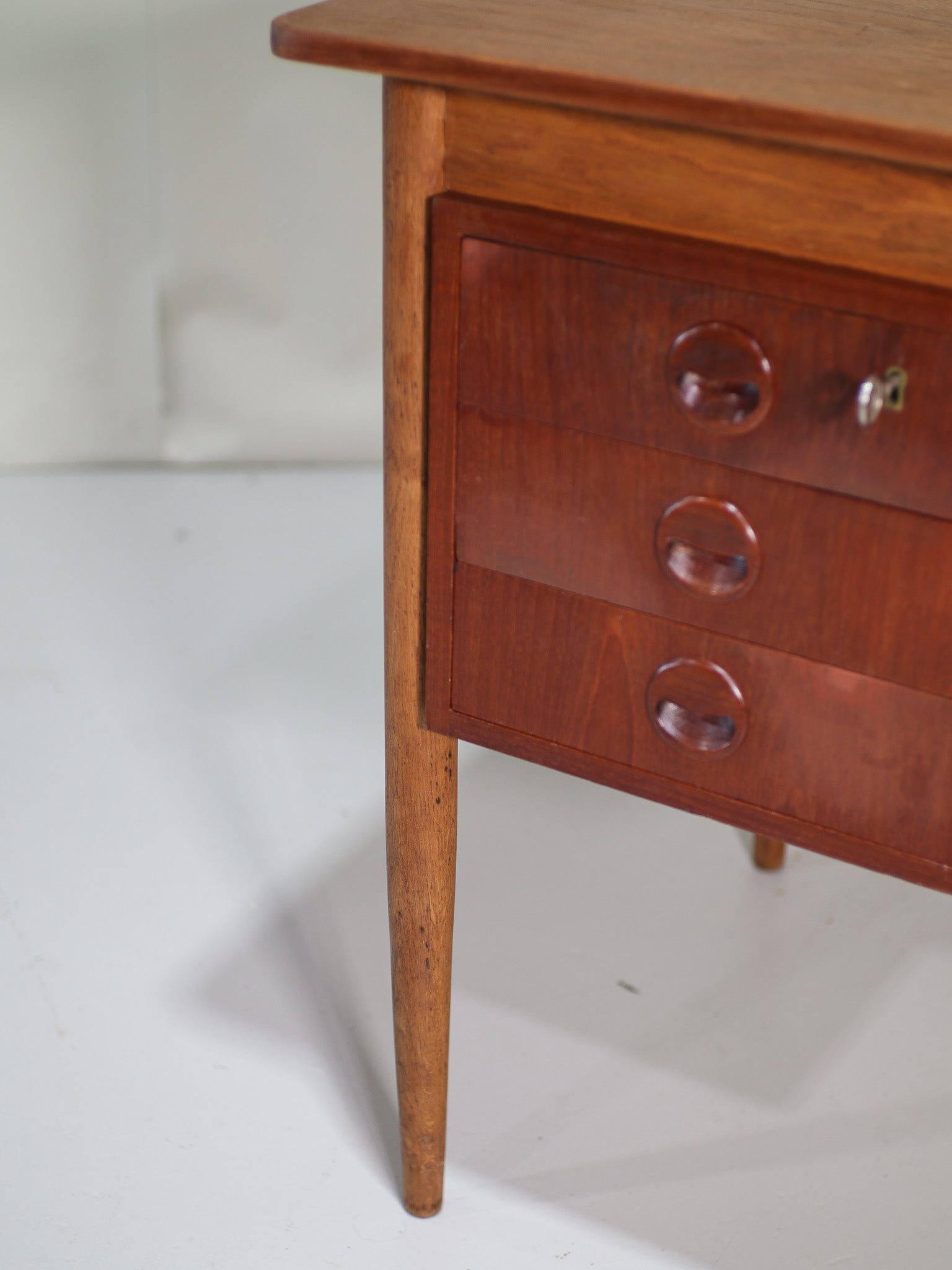 Freestanding_desk_Danish_teak_1960s