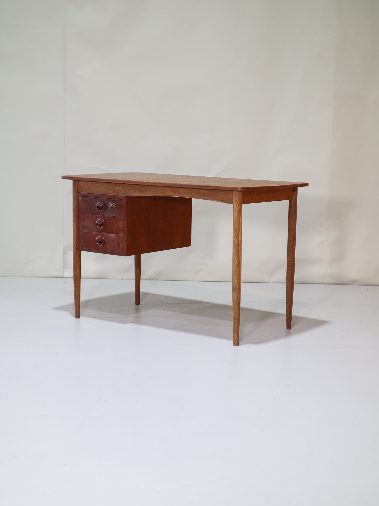 Freestanding_desk_Danish_teak_1960s
