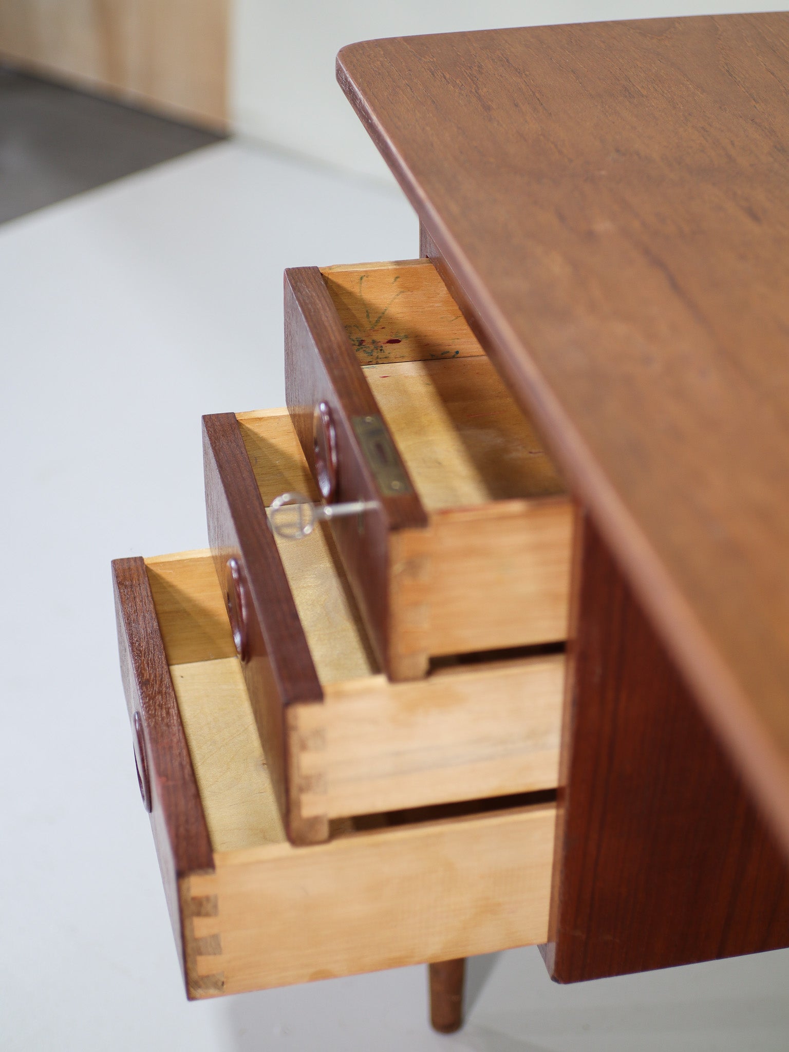 Freestanding_desk_Danish_teak_1960s