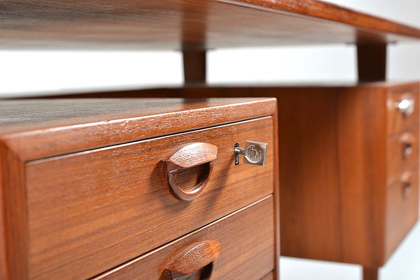 Freestanding_Teak_Desk_by_Kai_Kristiansen