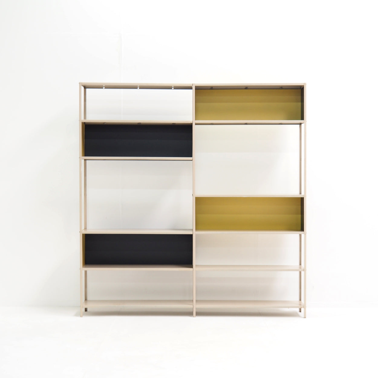 Modular_Metal_Shelving_System_by_Friso_Kramer_for_Asmeta_Holland,_De_Bijenkorf,_Netherlands,_1953