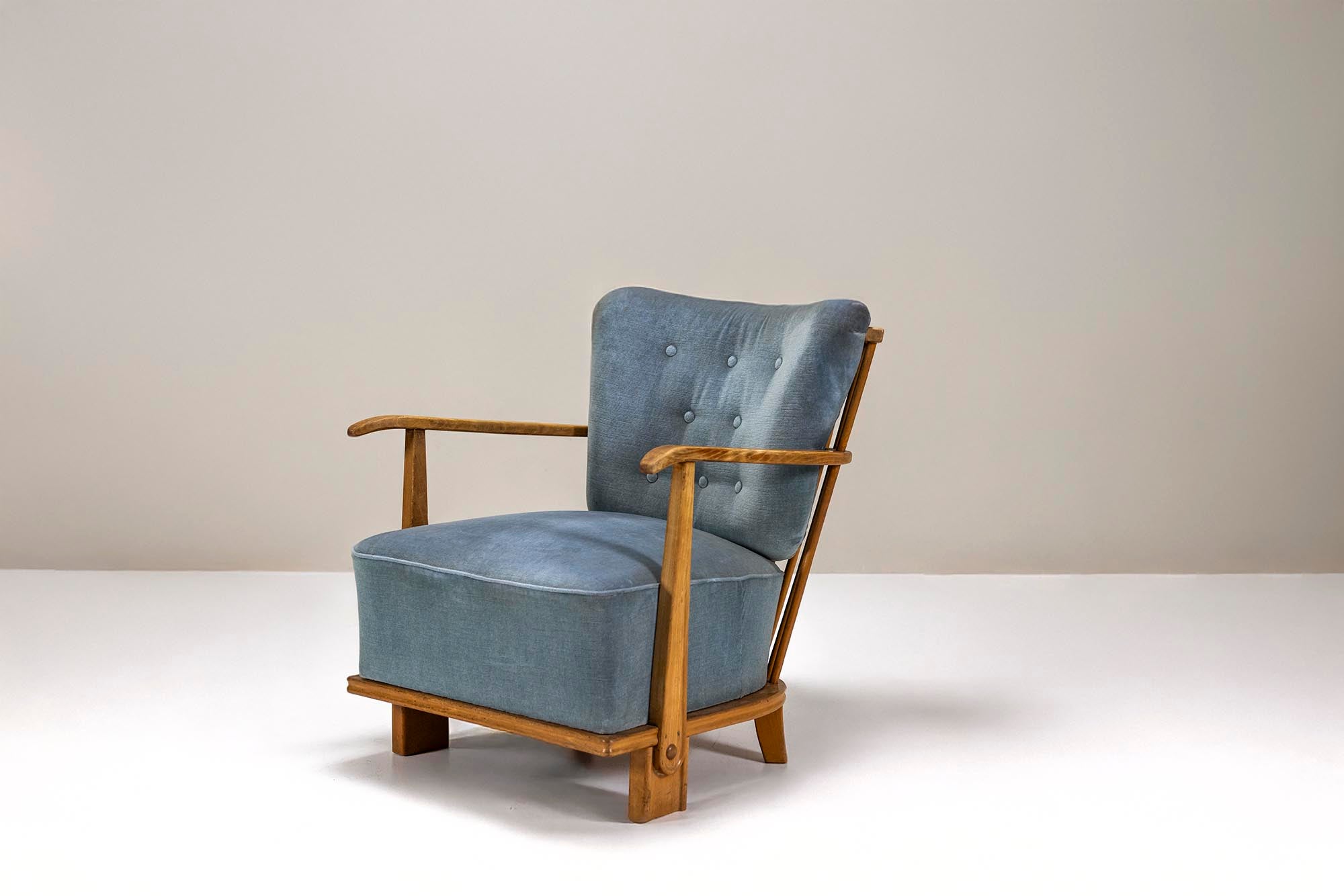 Fritz_Hansen_Model_1590_Lounge_Chair,_Denmark_1940s