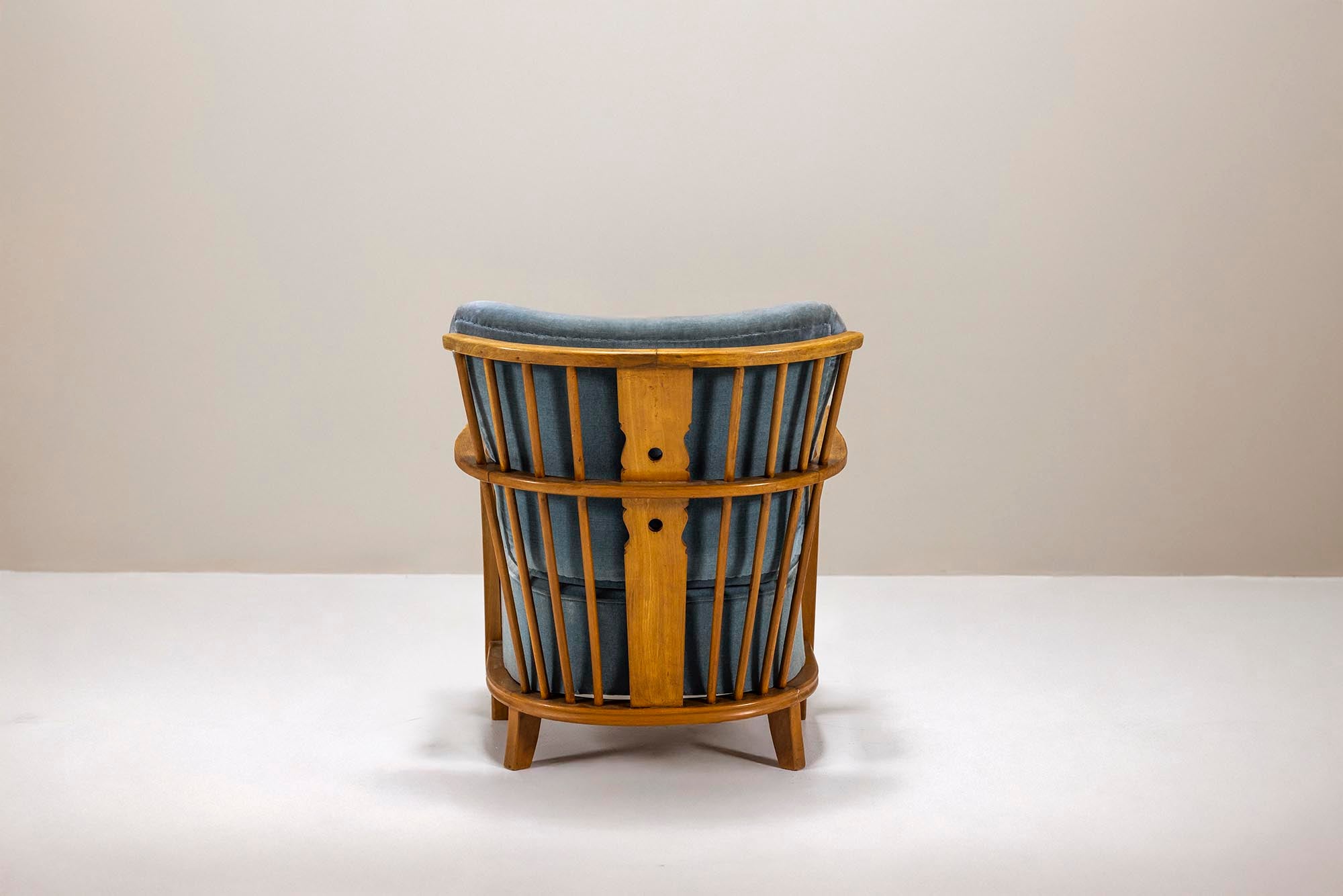Fritz_Hansen_Model_1590_Lounge_Chair,_Denmark_1940s