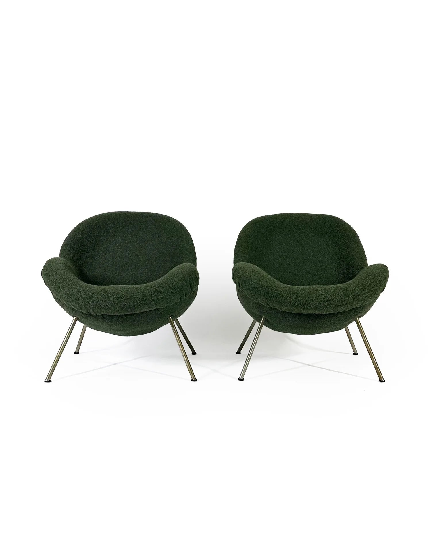 Set_of_2_Fritz_Neth_“Egg”_Lounge_Chairs_for_Correcta,_1950s