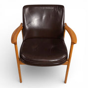 Elisabeth_Armchair_by_Ib_Kofod-Larsen_for_Fröscher,_1950s,_Denmark