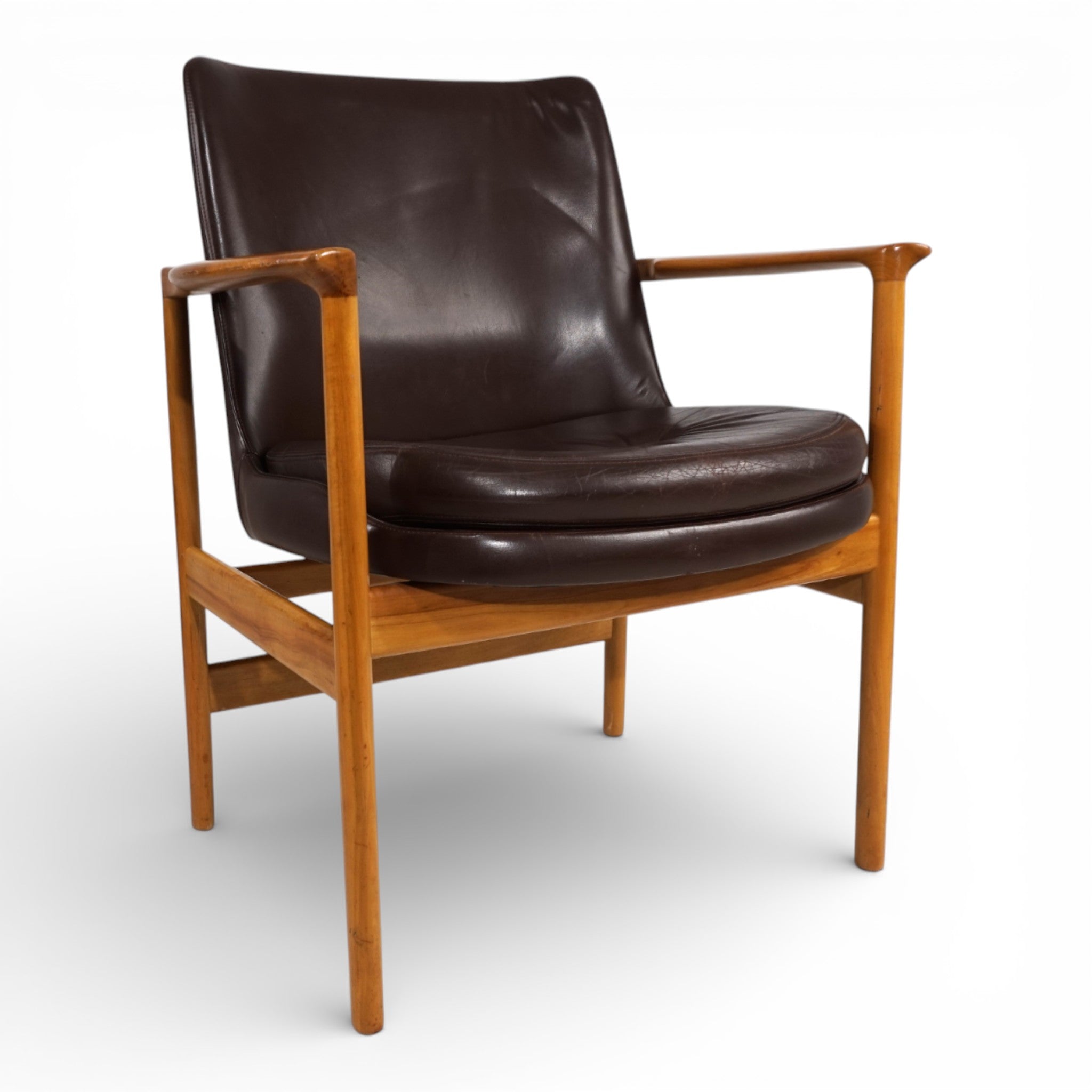 Elisabeth_Armchair_by_Ib_Kofod-Larsen_for_Fröscher,_1950s,_Denmark
