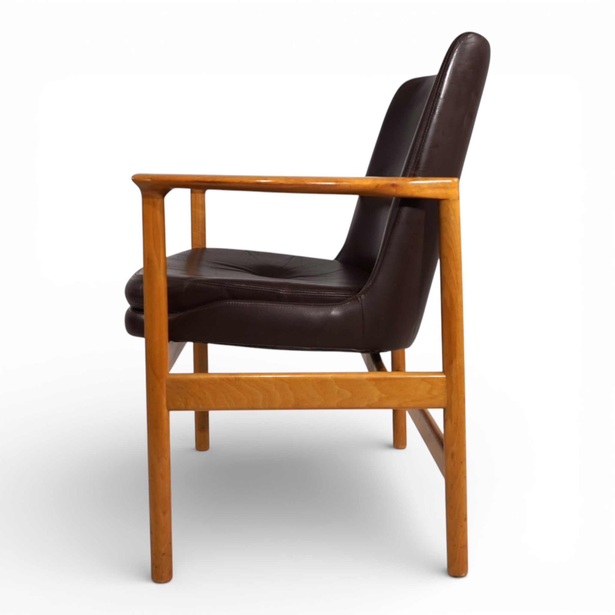 Elisabeth_Armchair_by_Ib_Kofod-Larsen_for_Fröscher,_1950s,_Denmark