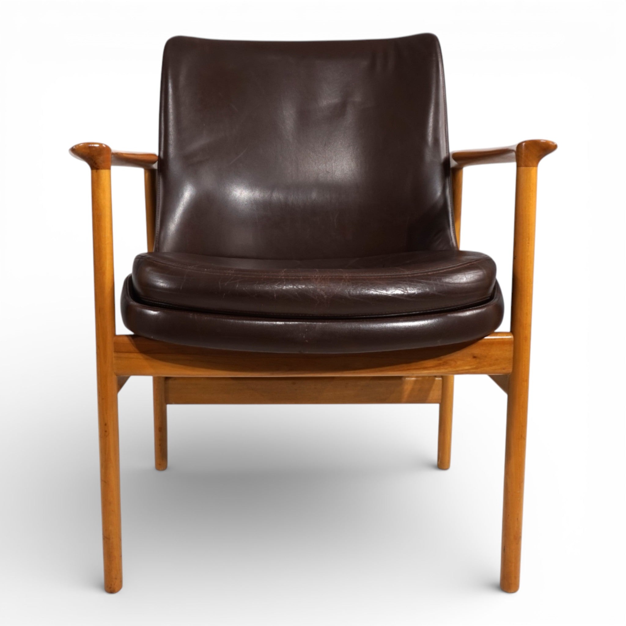 Elisabeth_Armchair_by_Ib_Kofod-Larsen_for_Fröscher,_1950s,_Denmark