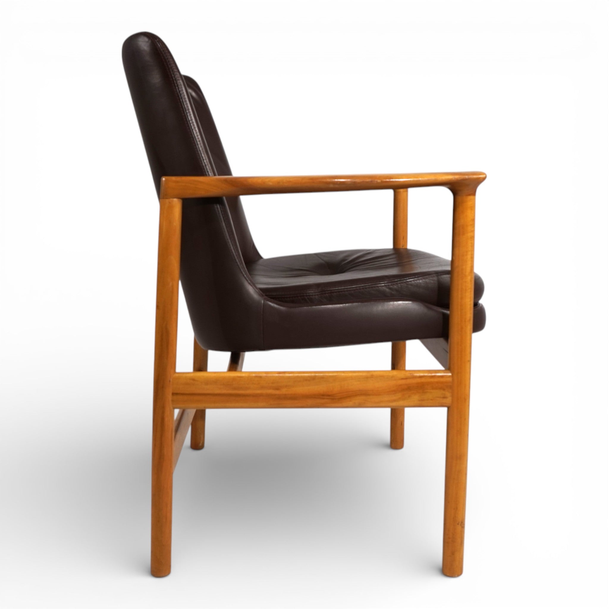 Elisabeth_Armchair_by_Ib_Kofod-Larsen_for_Fröscher,_1950s,_Denmark