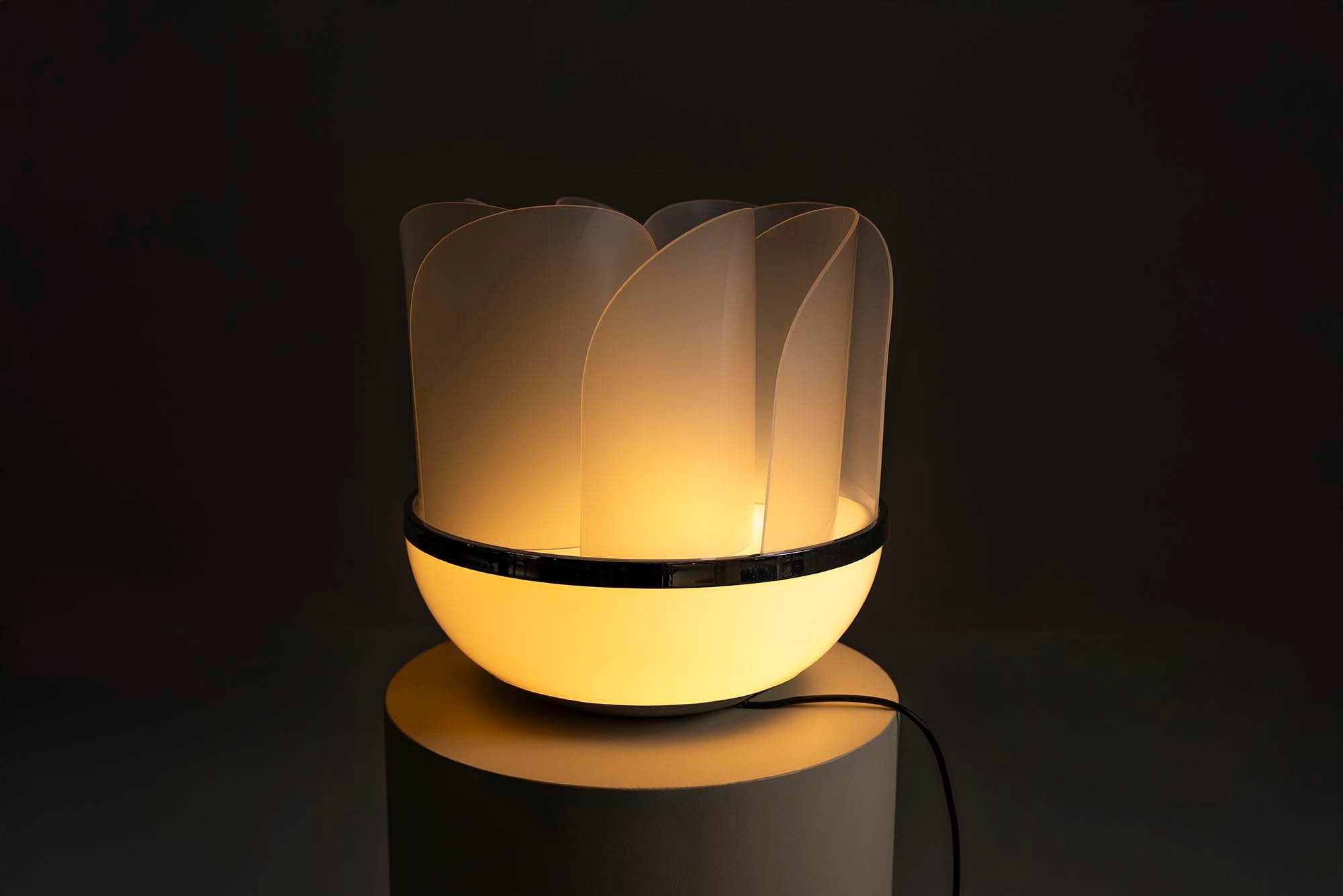'Fru_Fru'_Table_Lamp_by_Elvio_Becheroni_for_Lamperti,_Italy_1972