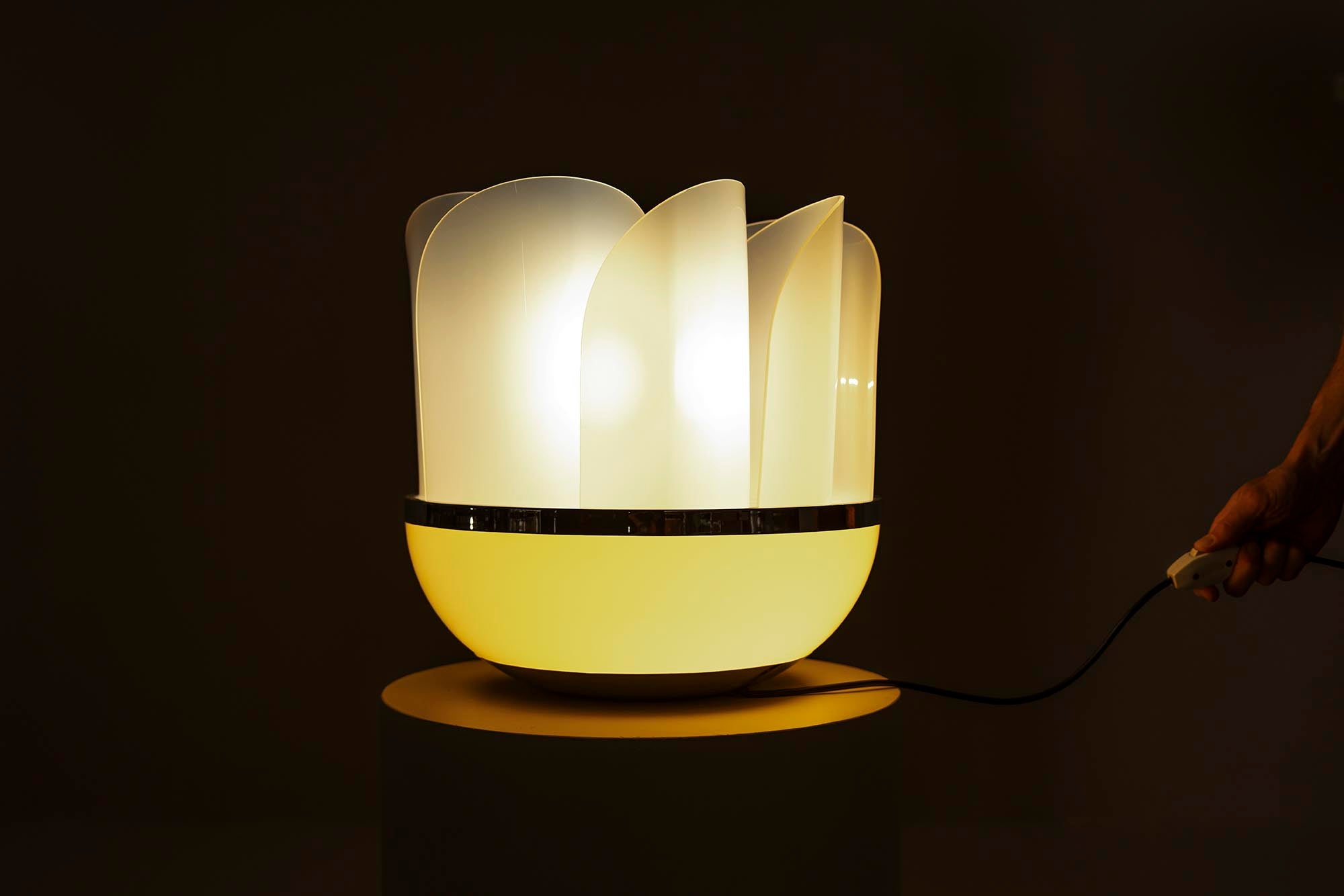 'Fru_Fru'_Table_Lamp_by_Elvio_Becheroni_for_Lamperti,_Italy_1972