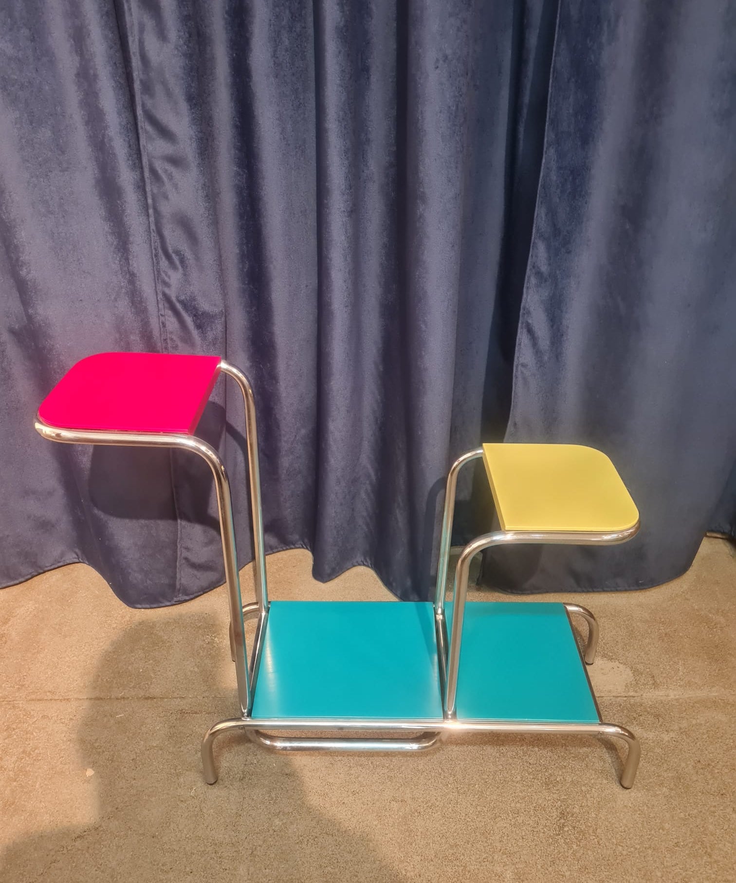 Functionalist_Tubular_Flower_Stand