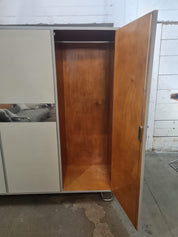 Functionalist_wardrobe_closet