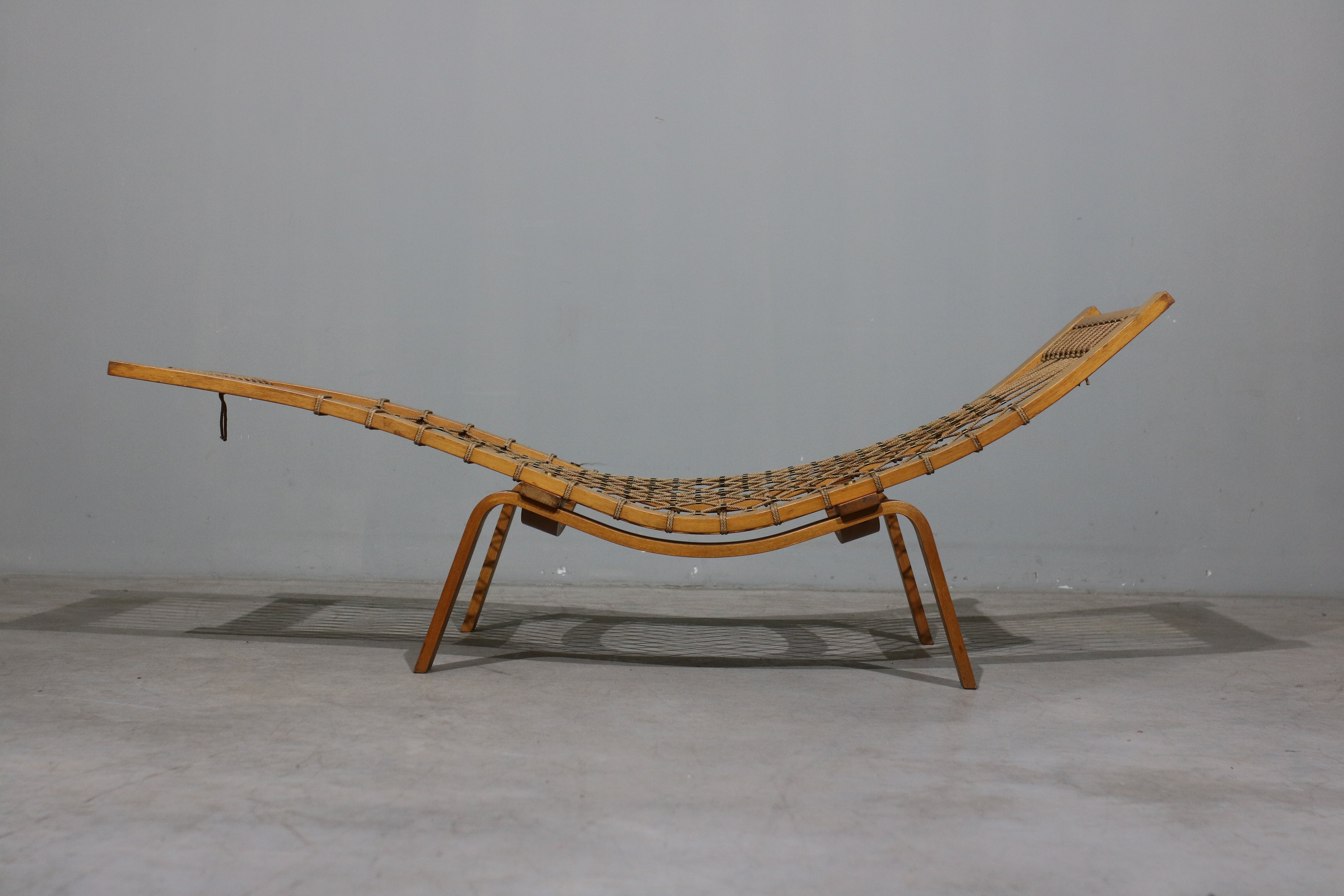 Model_GE_2_Hammock_Chair_by_Getama,_1967,_Denmark