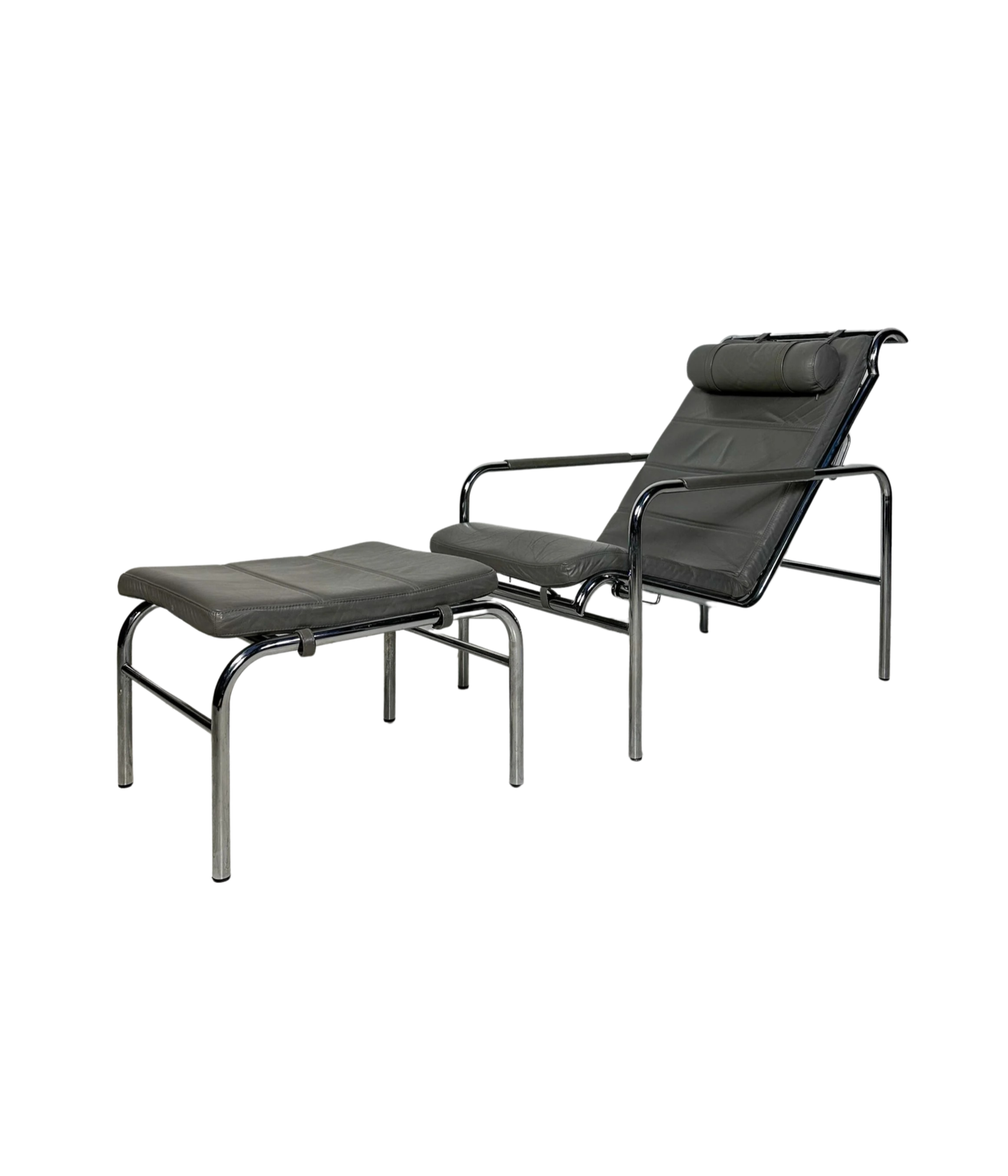 Genni_Lounge_Chair_and_Ottoman_by_Gabriele_Mucchi_for_Zanotta,_Chrome_and_Light_Grey_Leather,_Italy