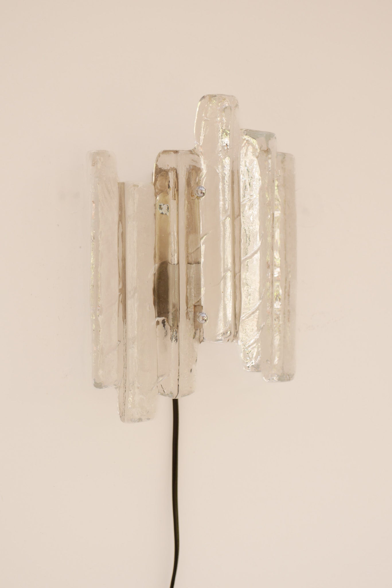 Ice_Glass_Wall_Sconce_by_Fischer_Leuchten,_Germany,_1960s–1970s