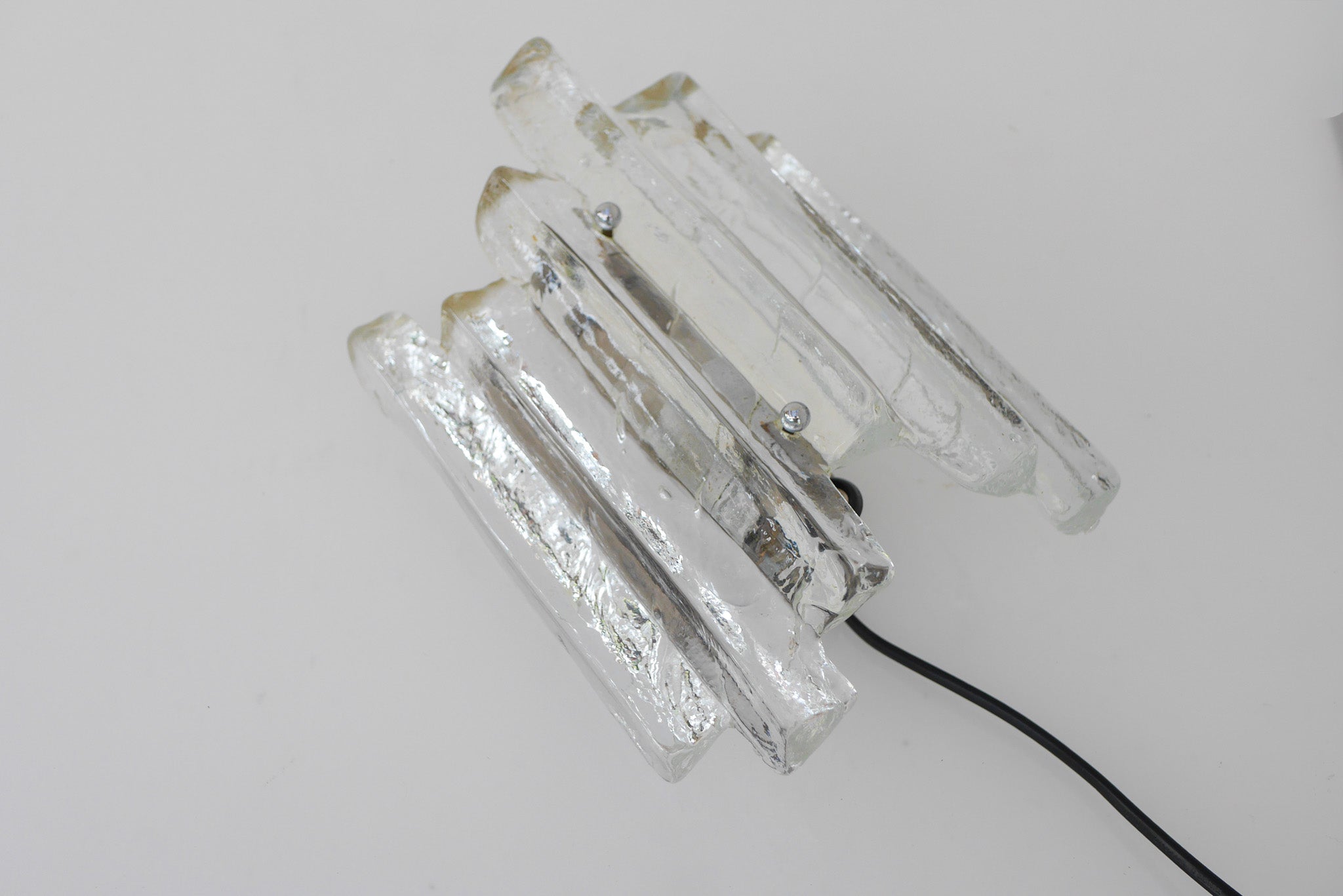 Ice_Glass_Wall_Sconce_by_Fischer_Leuchten,_Germany,_1960s–1970s