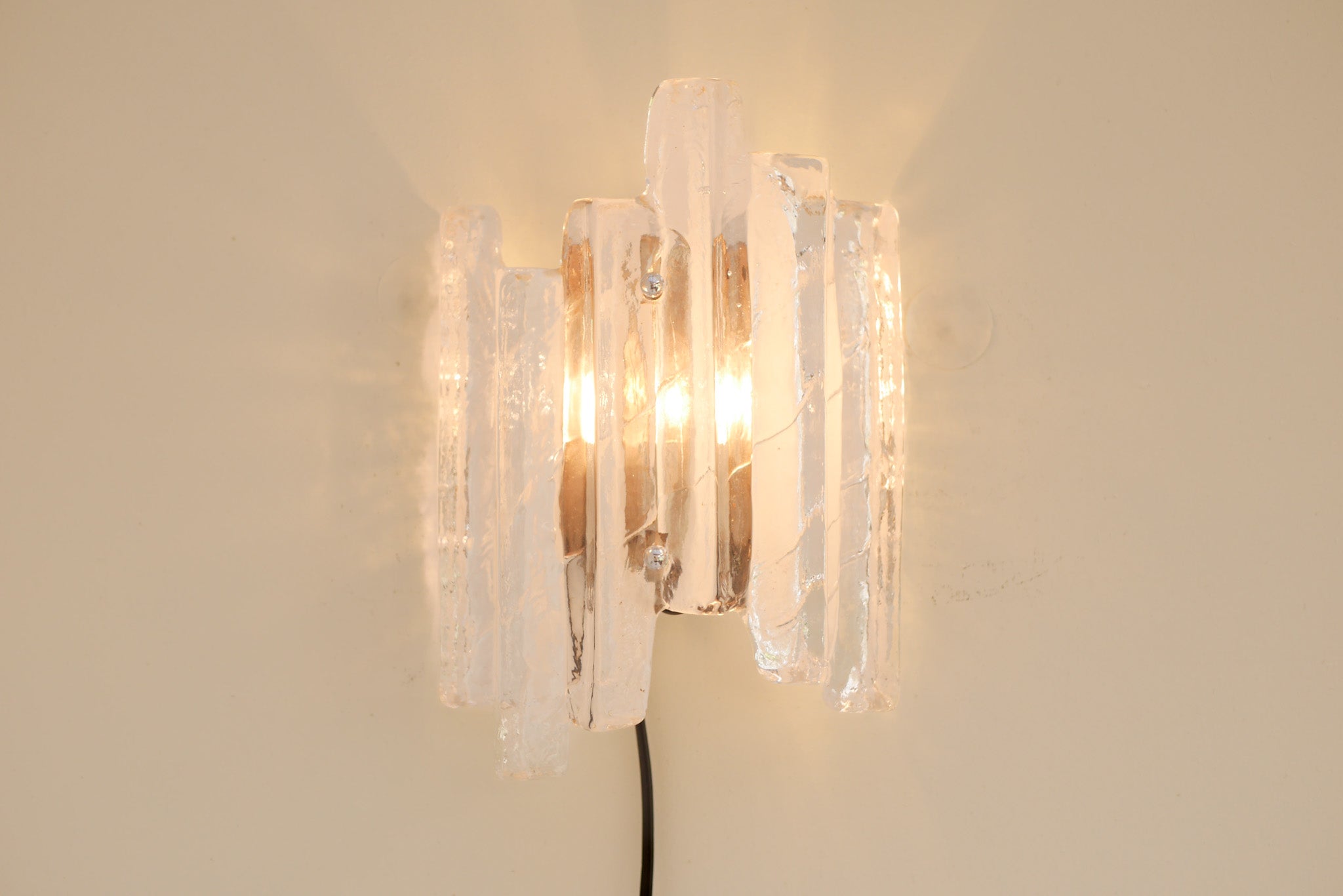 Ice_Glass_Wall_Sconce_by_Fischer_Leuchten,_Germany,_1960s–1970s