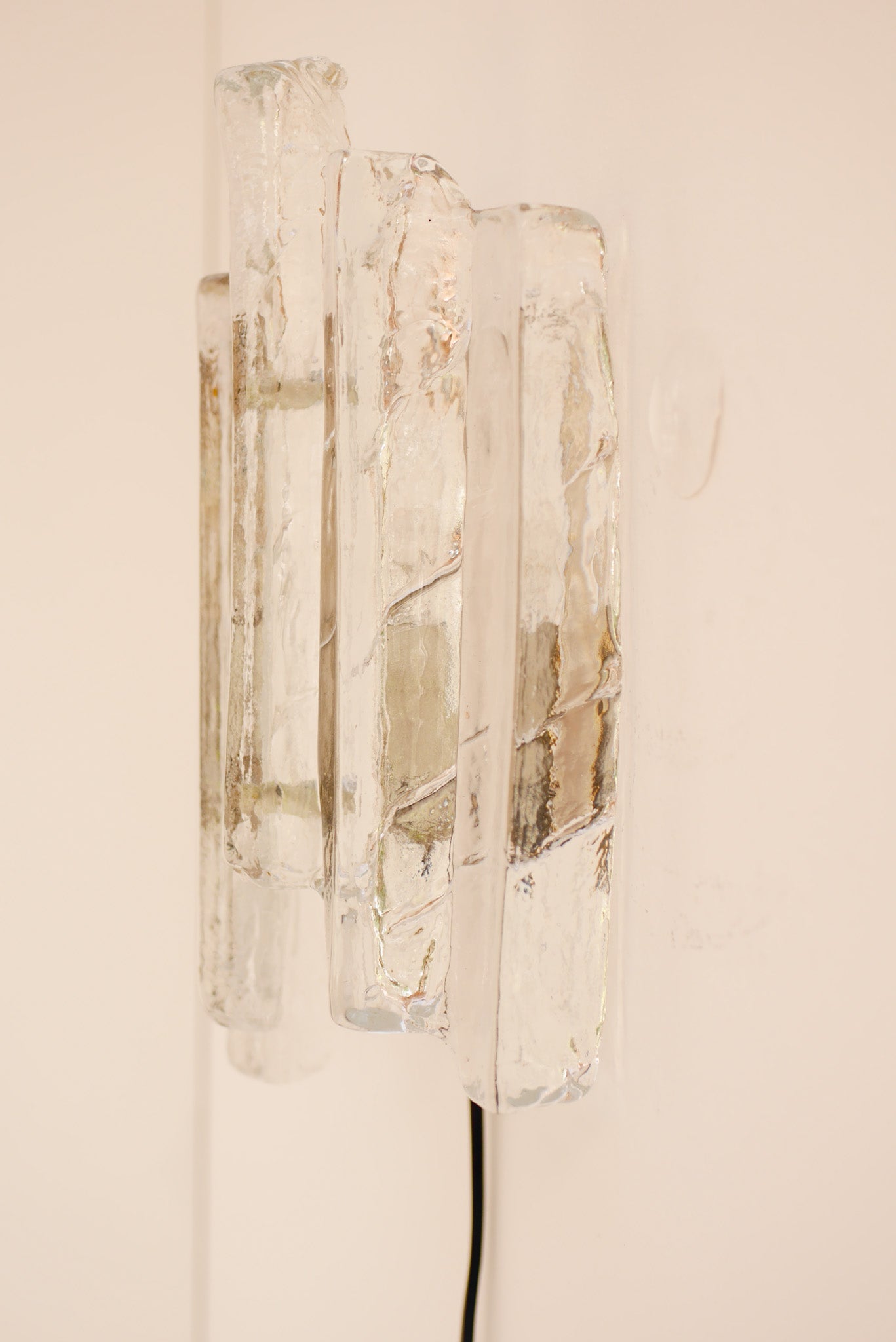 Ice_Glass_Wall_Sconce_by_Fischer_Leuchten,_Germany,_1960s–1970s