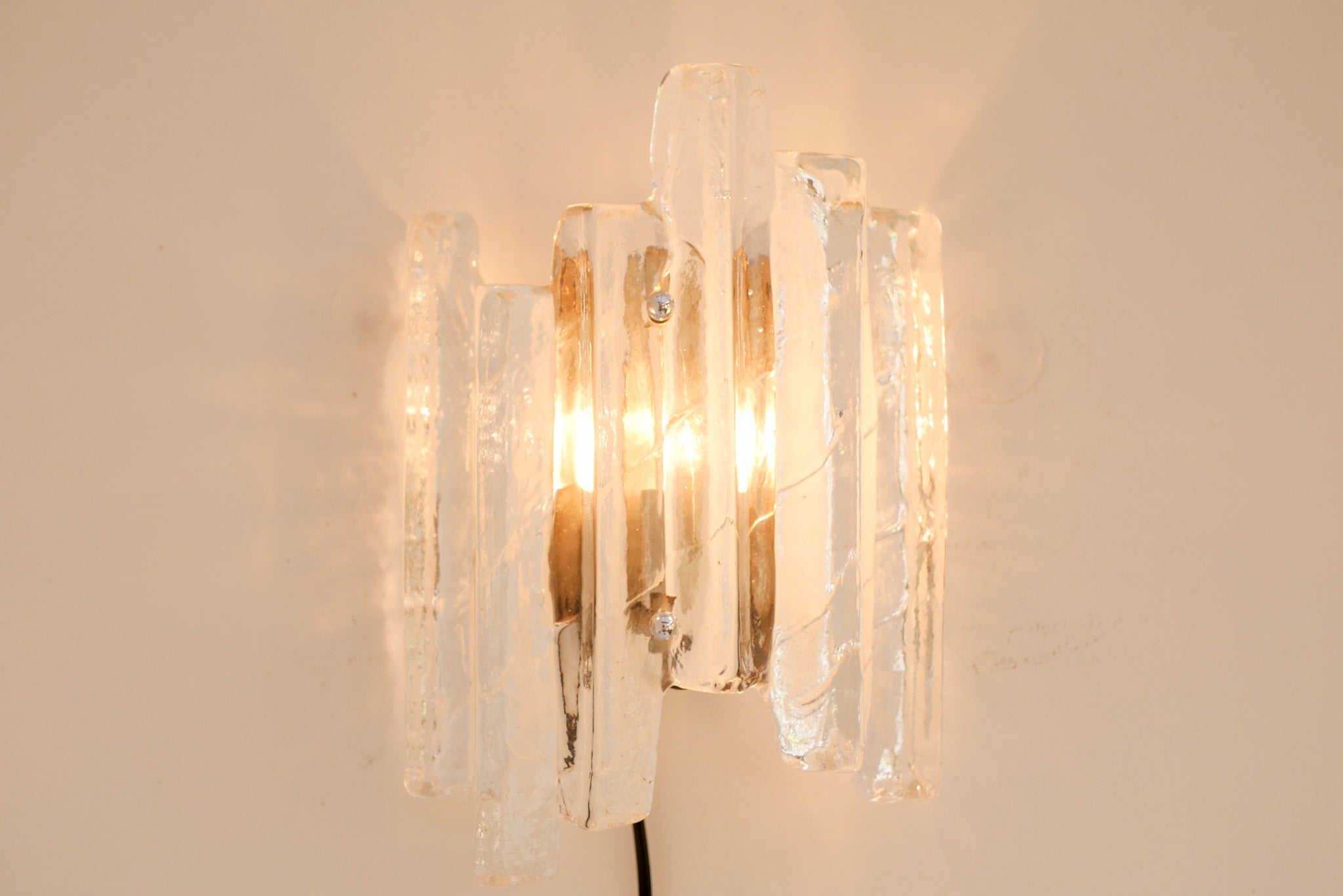 Ice_Glass_Wall_Sconce_by_Fischer_Leuchten,_Germany,_1960s–1970s