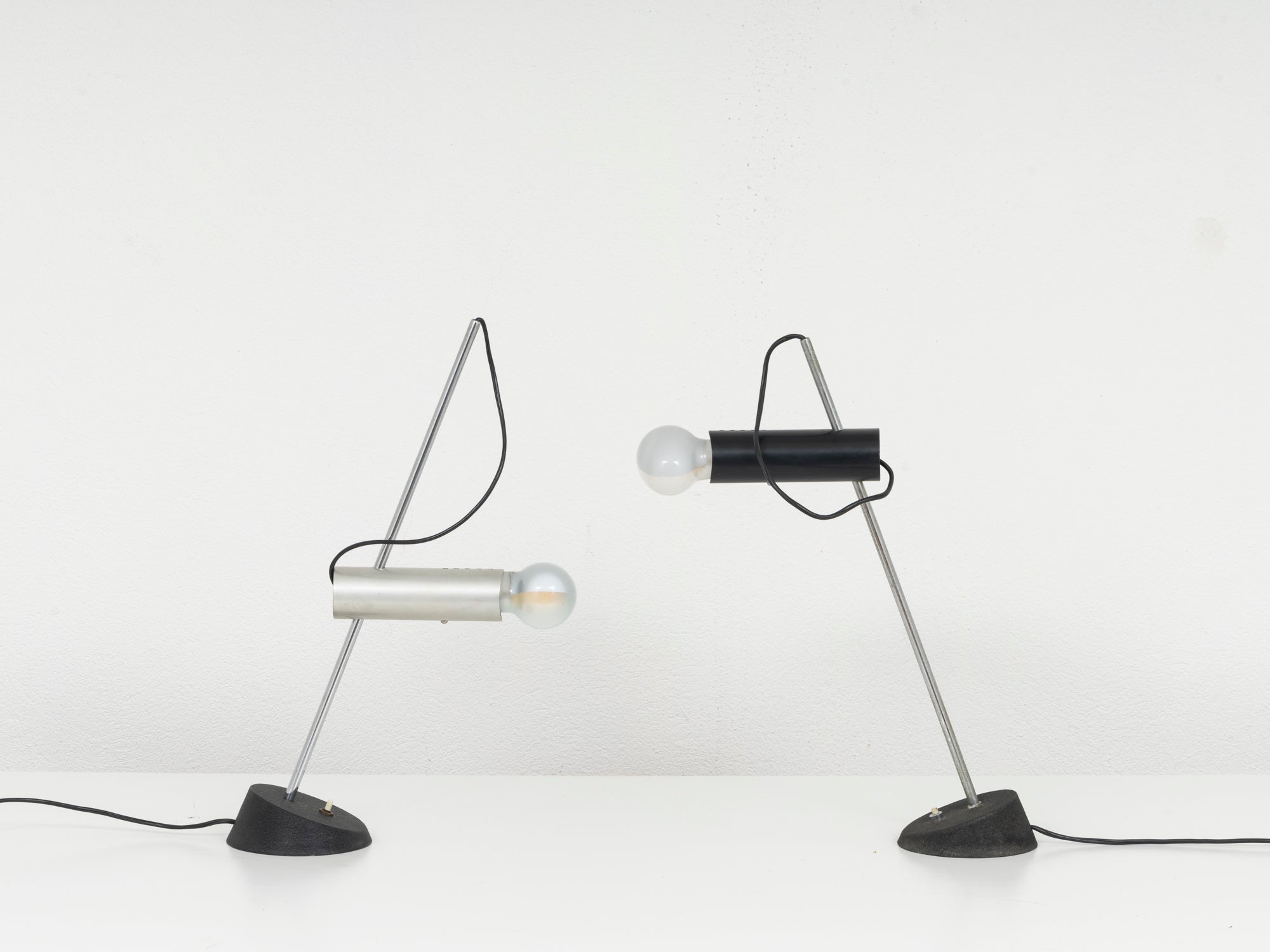 Gino_Sarfatti_Model_566_Table_Lamp_for_Arteluce,_Italy,_1960s