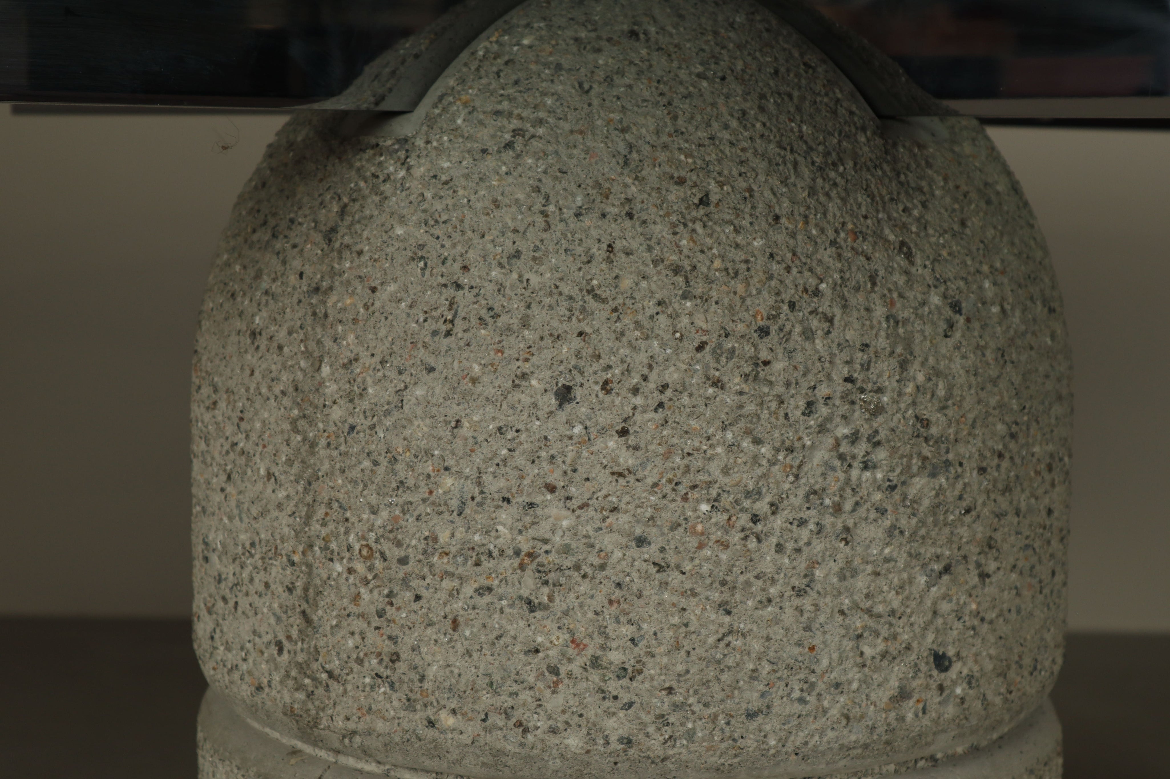 Giovanni_Offredi_“Paracarro”_dining_table_for_Saporiti_Italia,_1970s